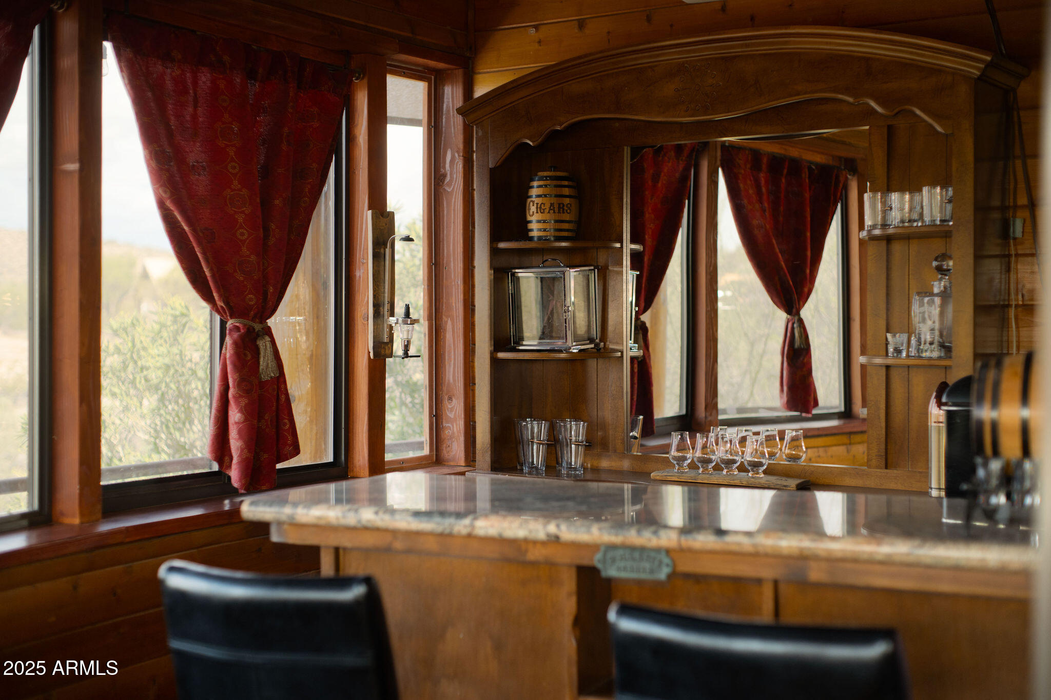 2579 W ROUGHRIDER Road