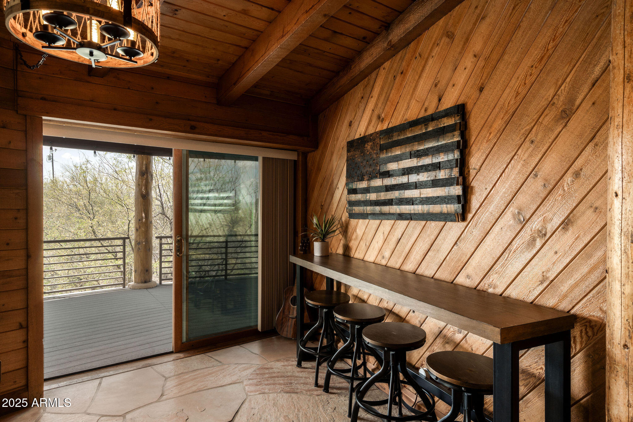 2579 W ROUGHRIDER Road