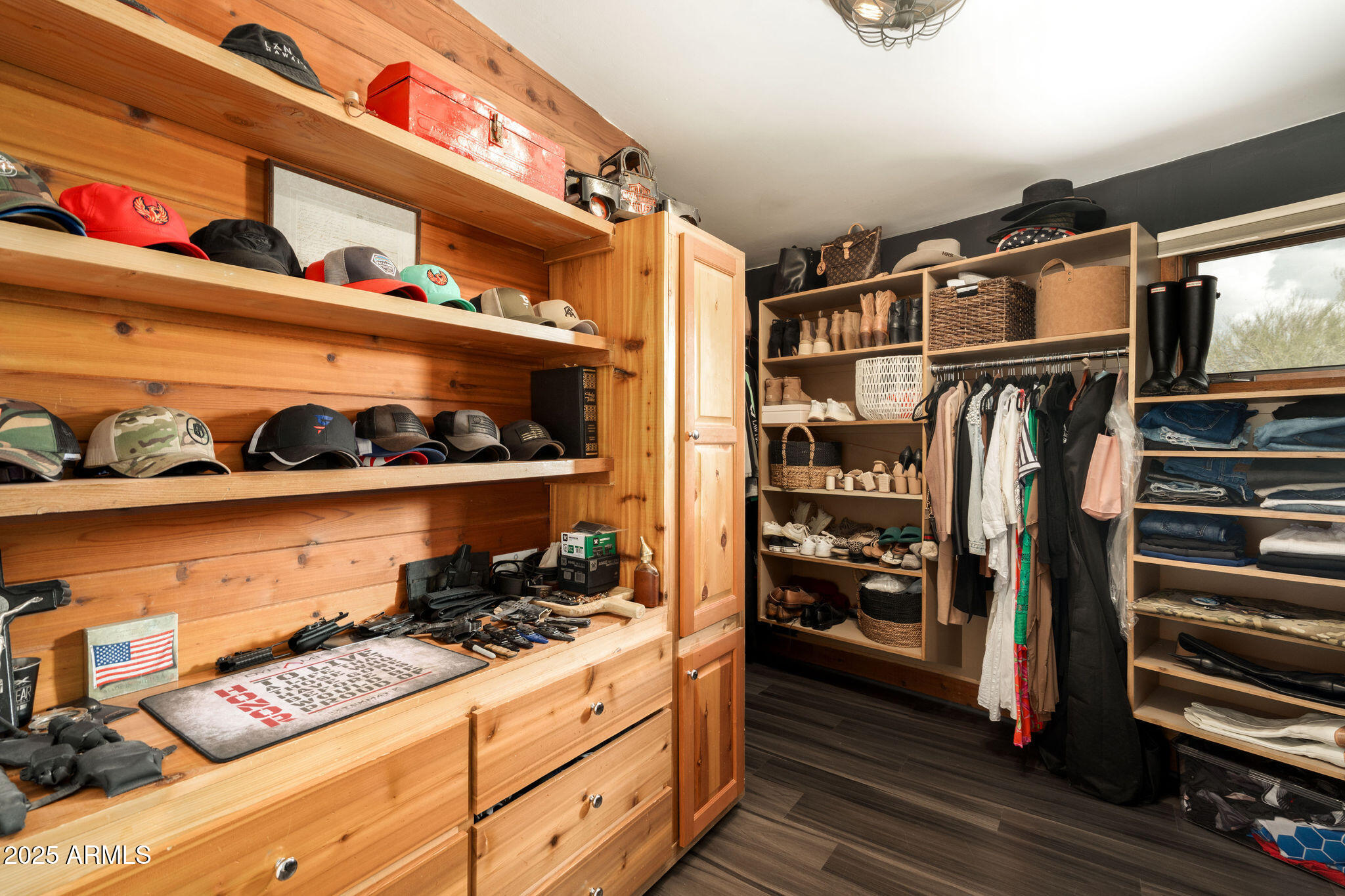 2579 W ROUGHRIDER Road