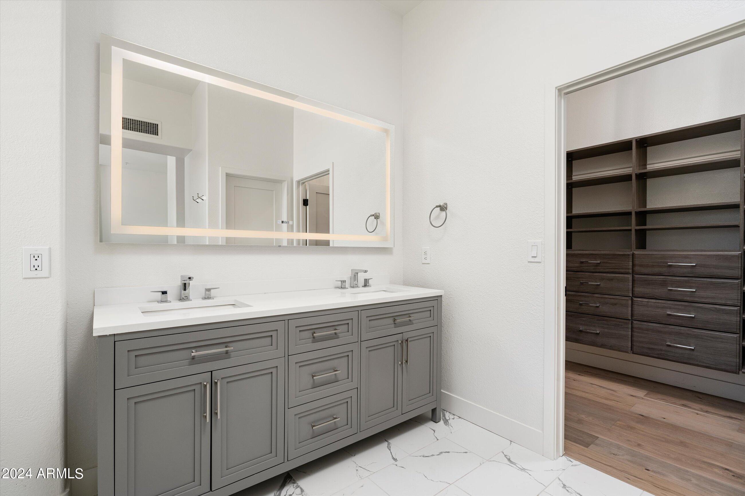 7400 E GAINEY CLUB Drive 119