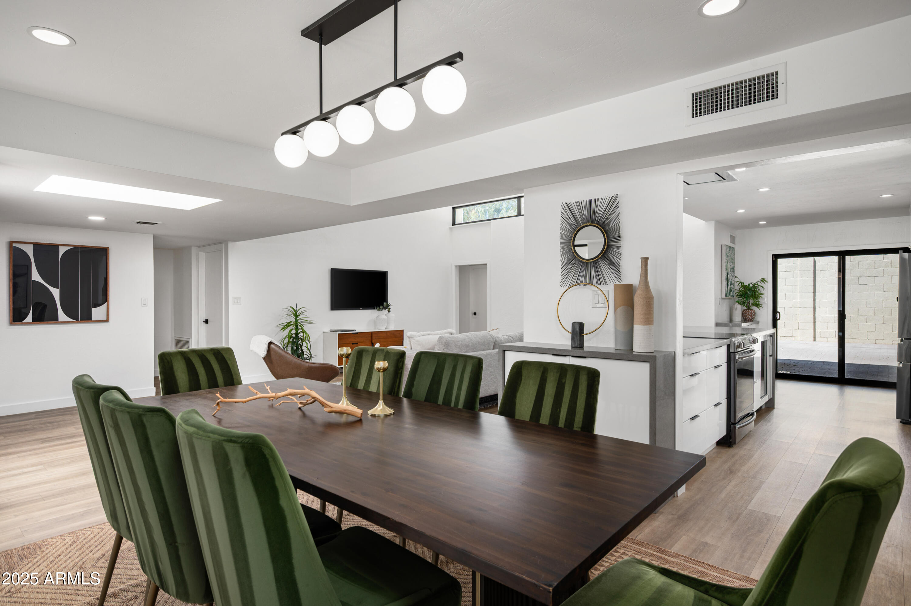 4336 E PICCADILLY Road