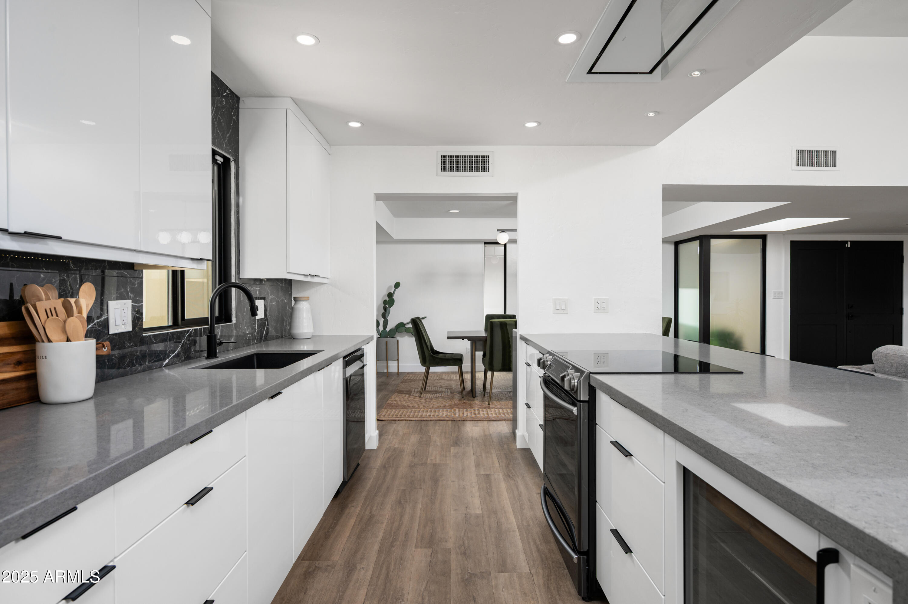 4336 E PICCADILLY Road