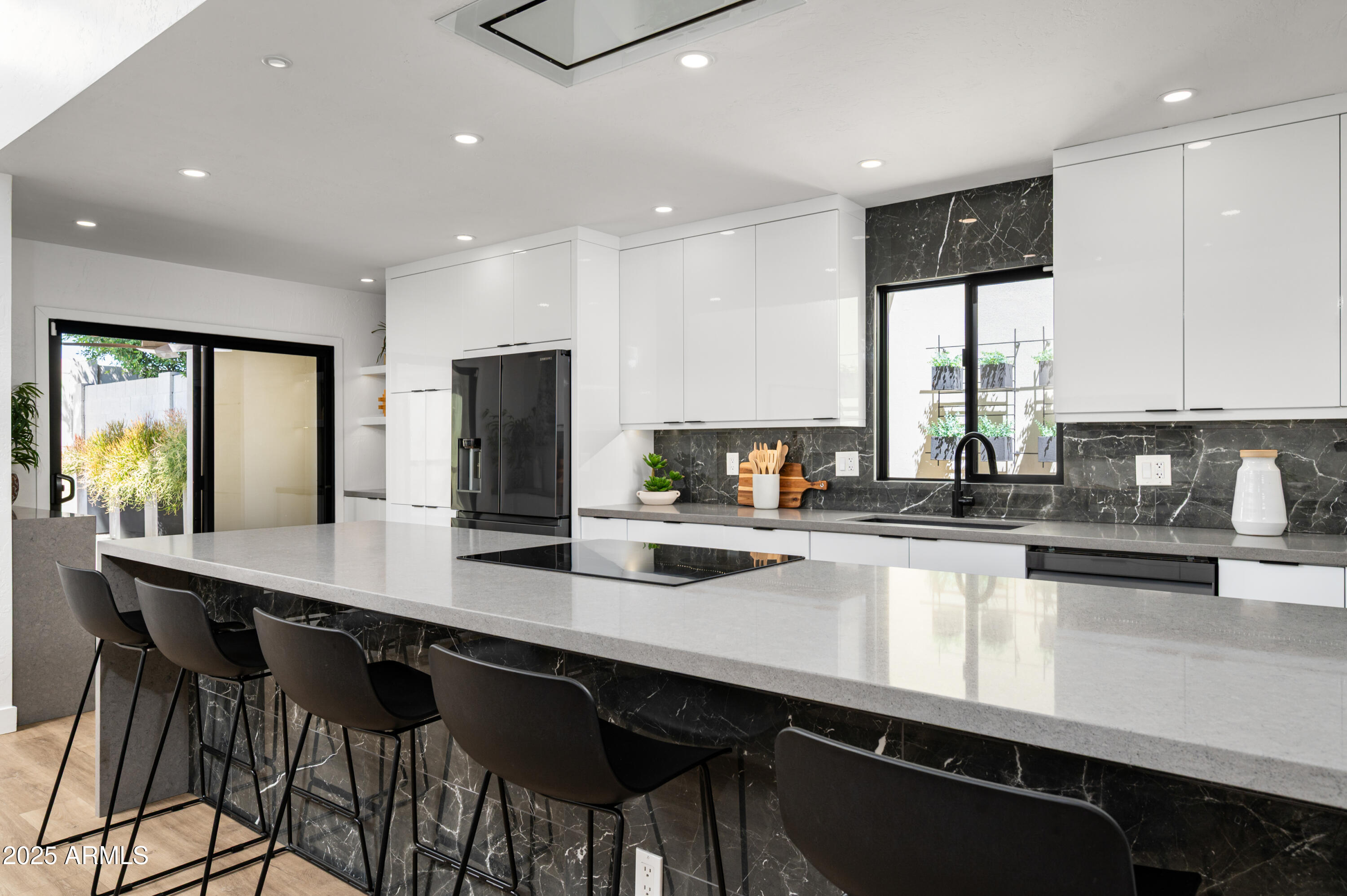 4336 E PICCADILLY Road