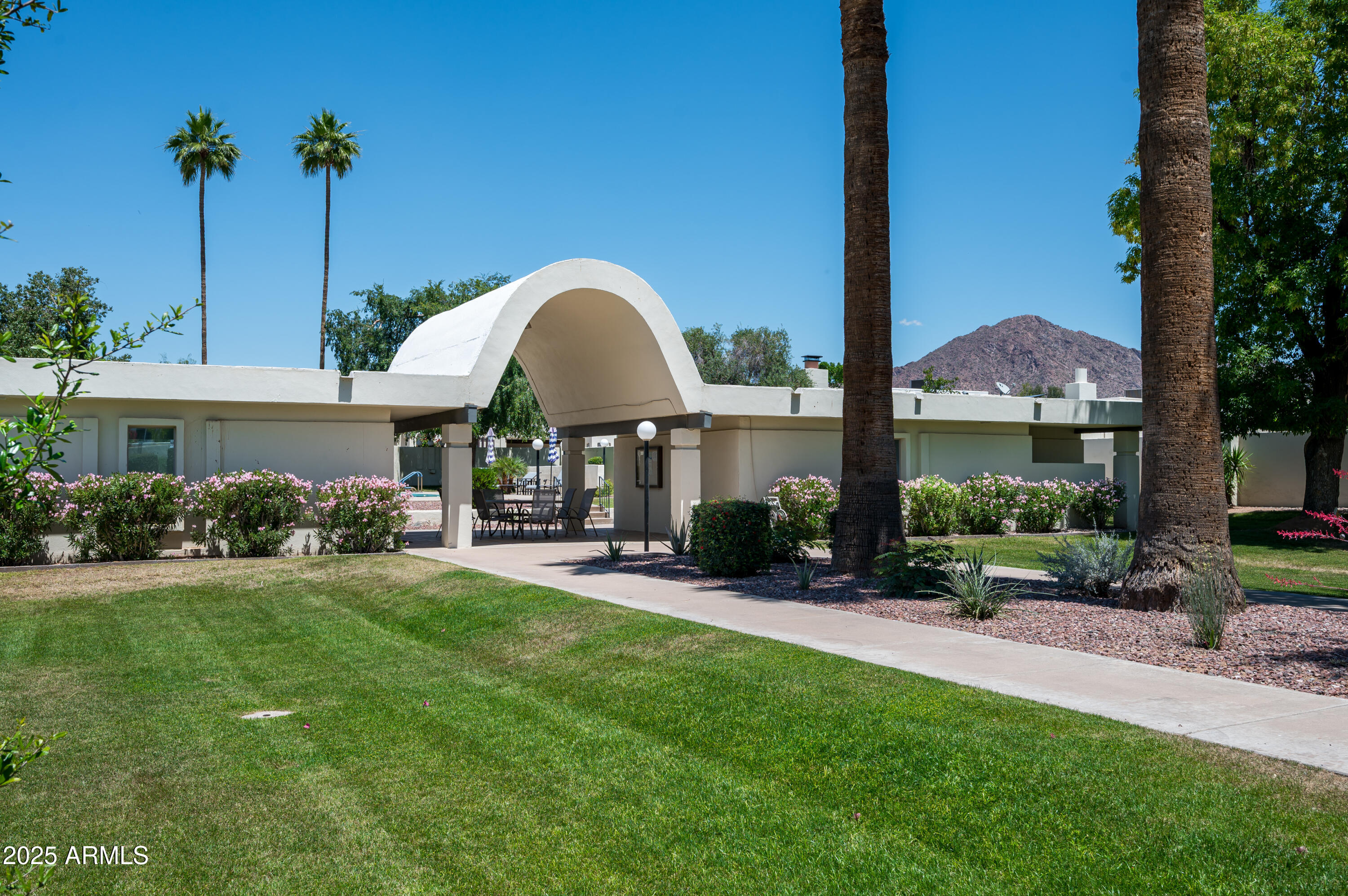 4336 E PICCADILLY Road