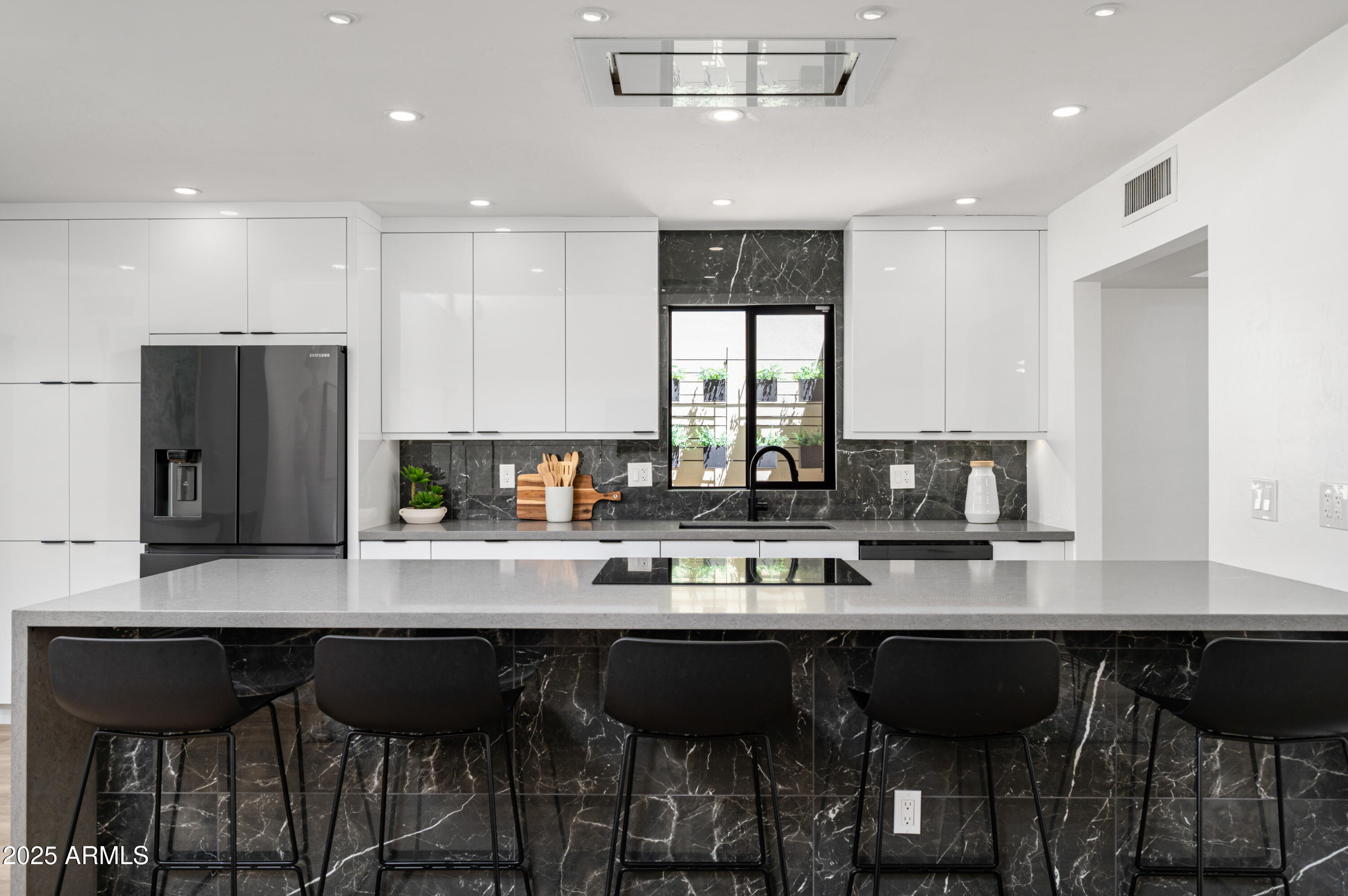 4336 E PICCADILLY Road