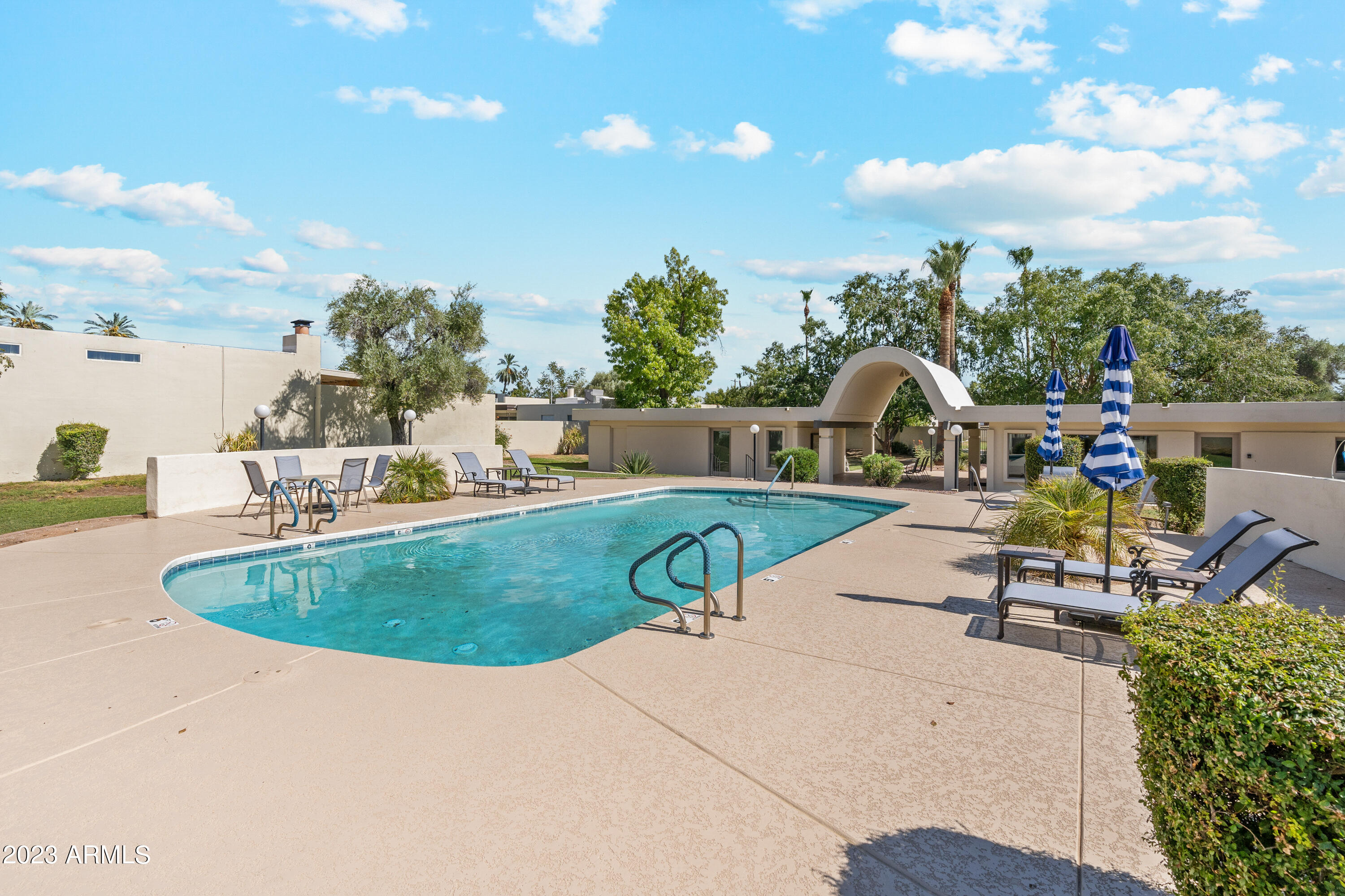 4336 E PICCADILLY Road