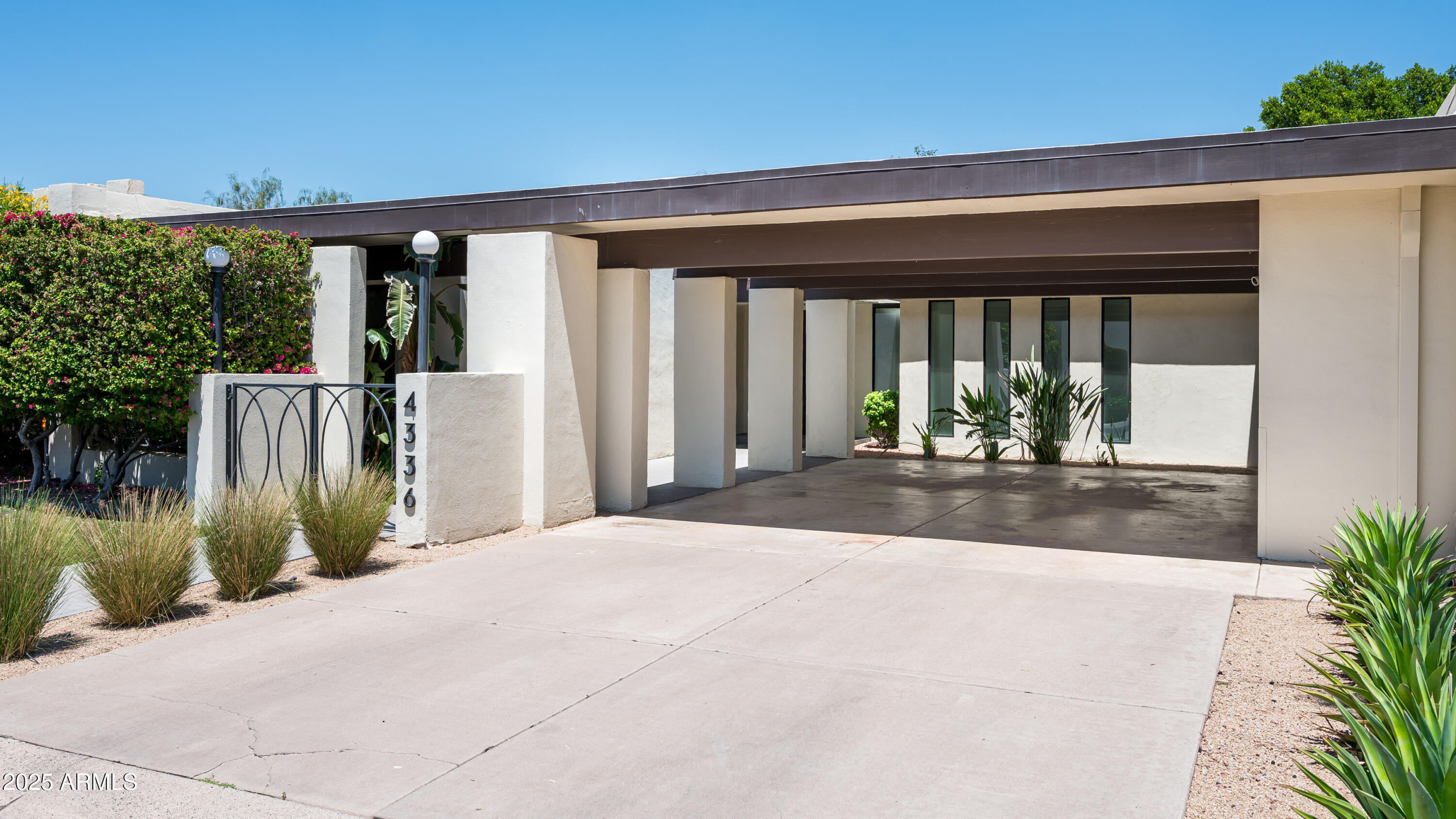 4336 E PICCADILLY Road