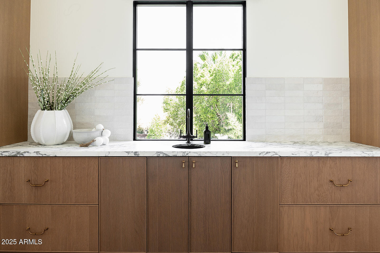 7215 N BLACK ROCK Trail