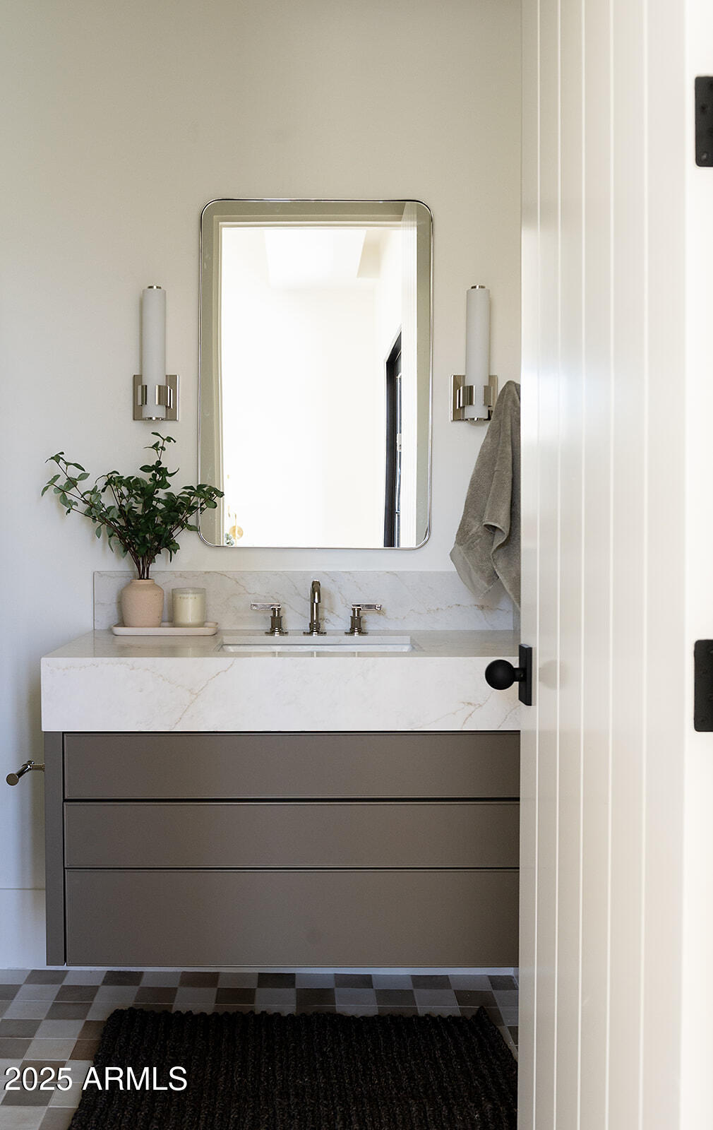 7215 N BLACK ROCK Trail