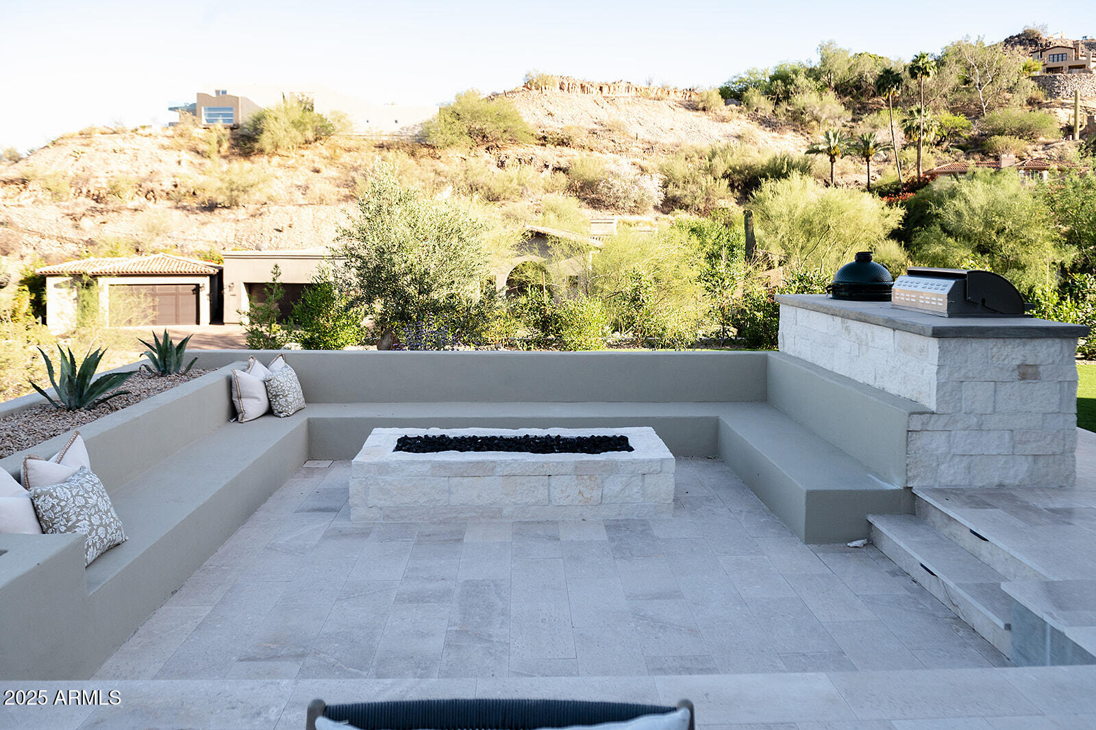 7215 N BLACK ROCK Trail