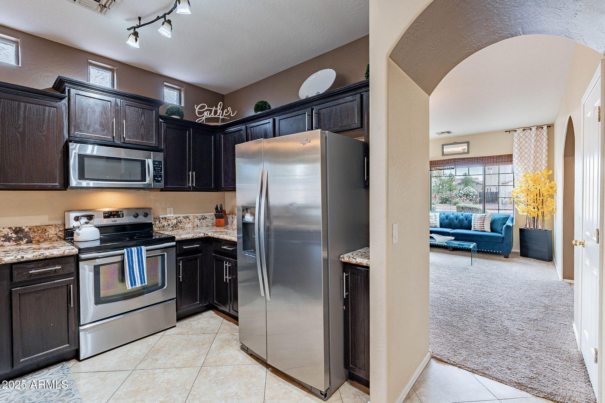 13318 W INDIANOLA Avenue