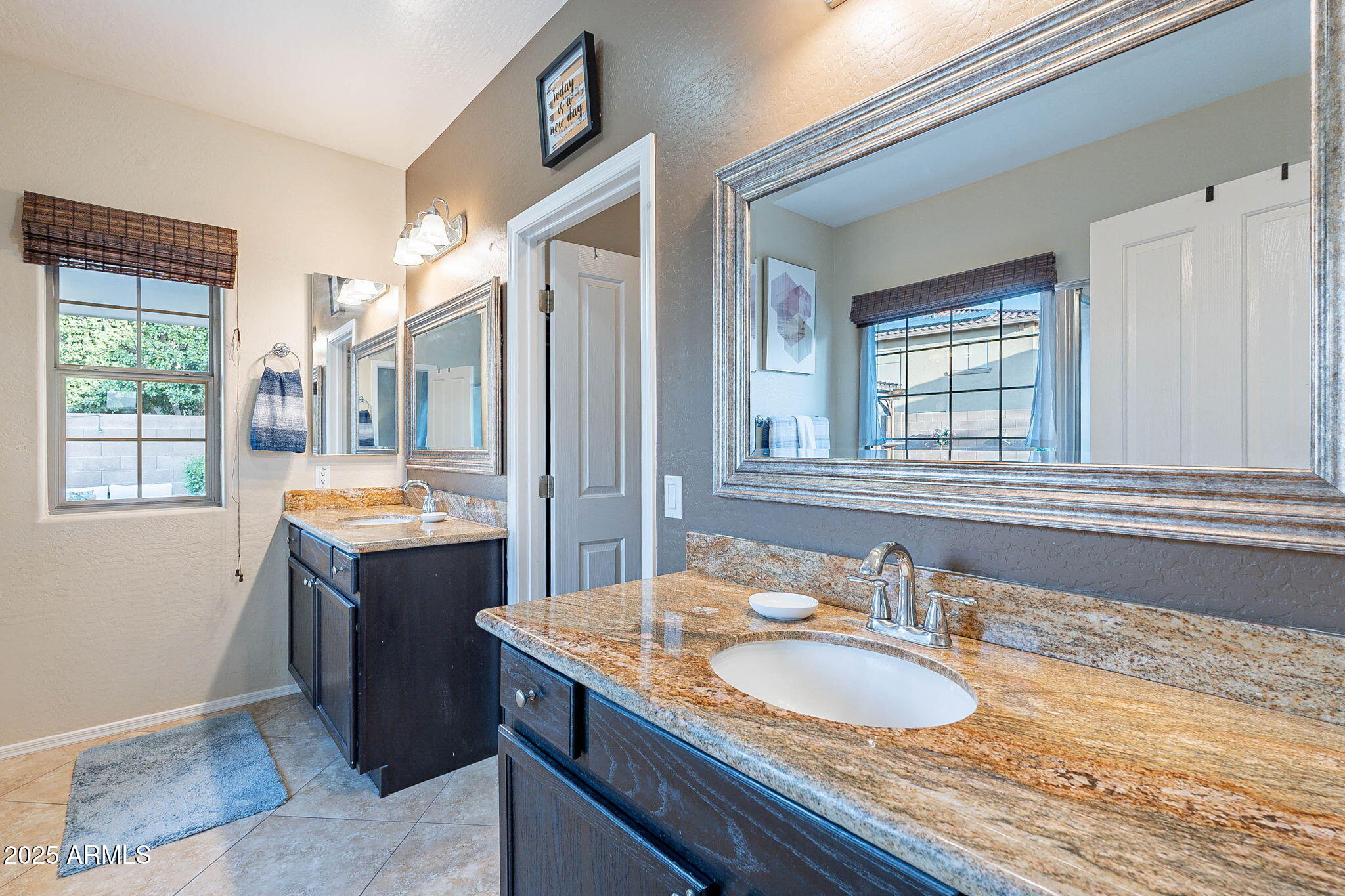 13318 W INDIANOLA Avenue