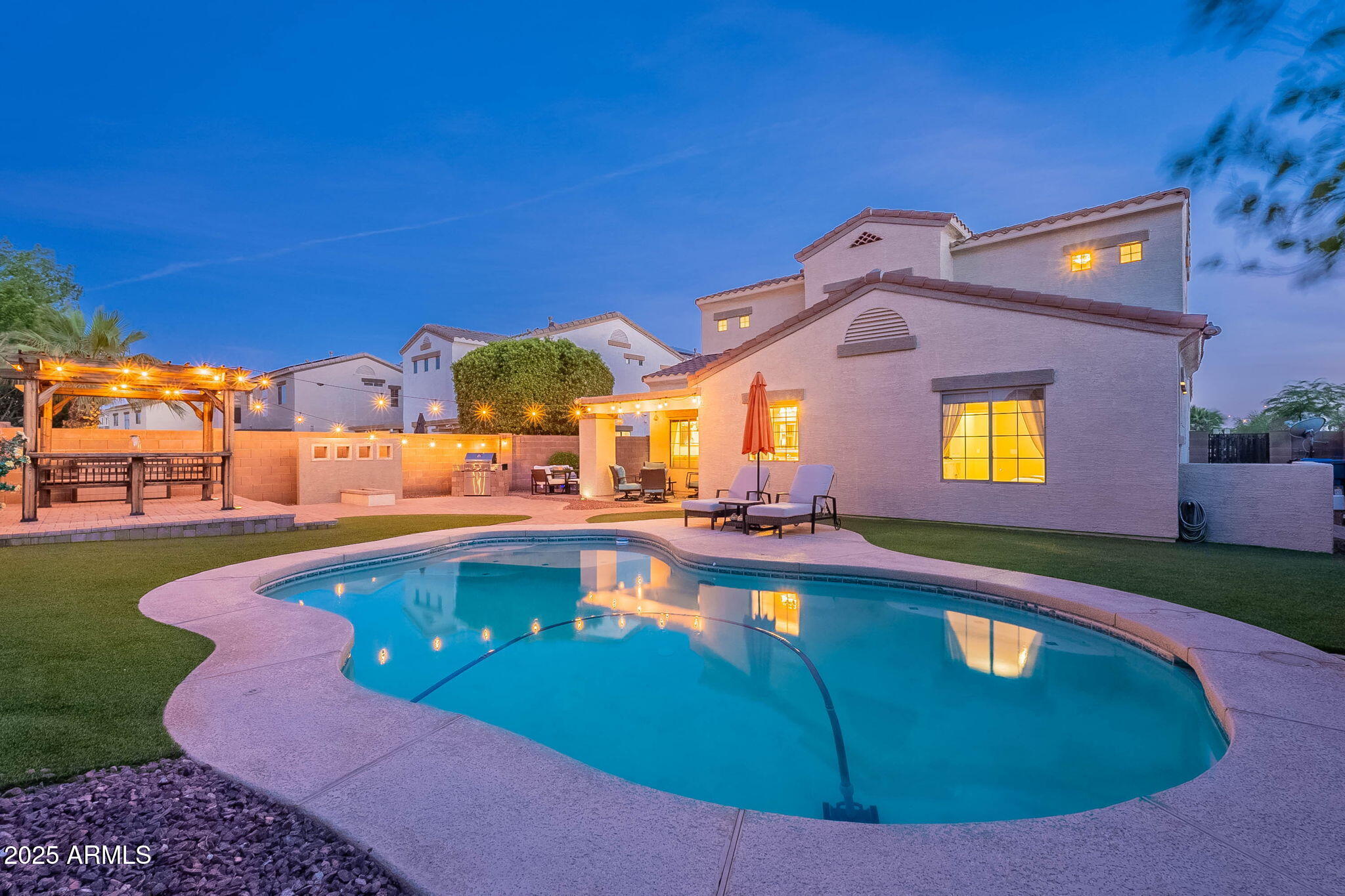 13318 W INDIANOLA Avenue