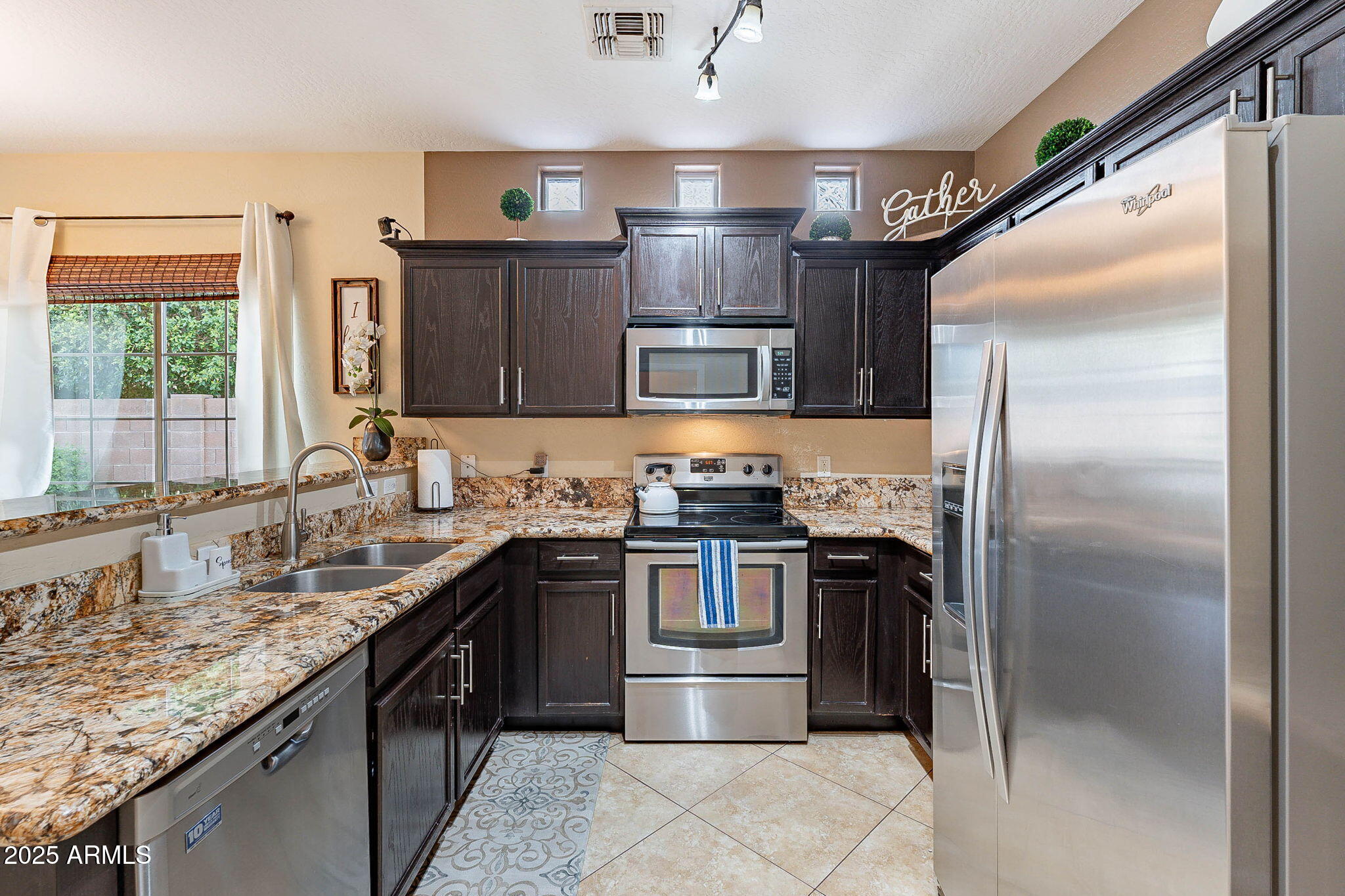 13318 W INDIANOLA Avenue