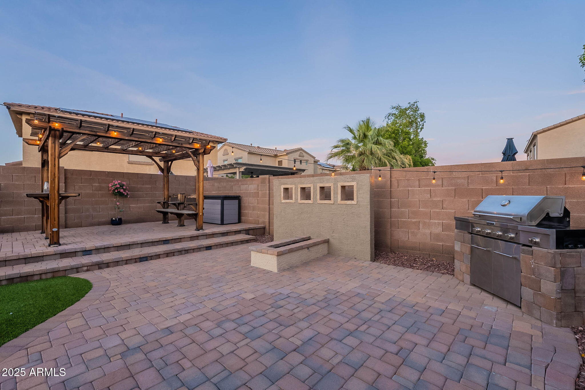 13318 W INDIANOLA Avenue