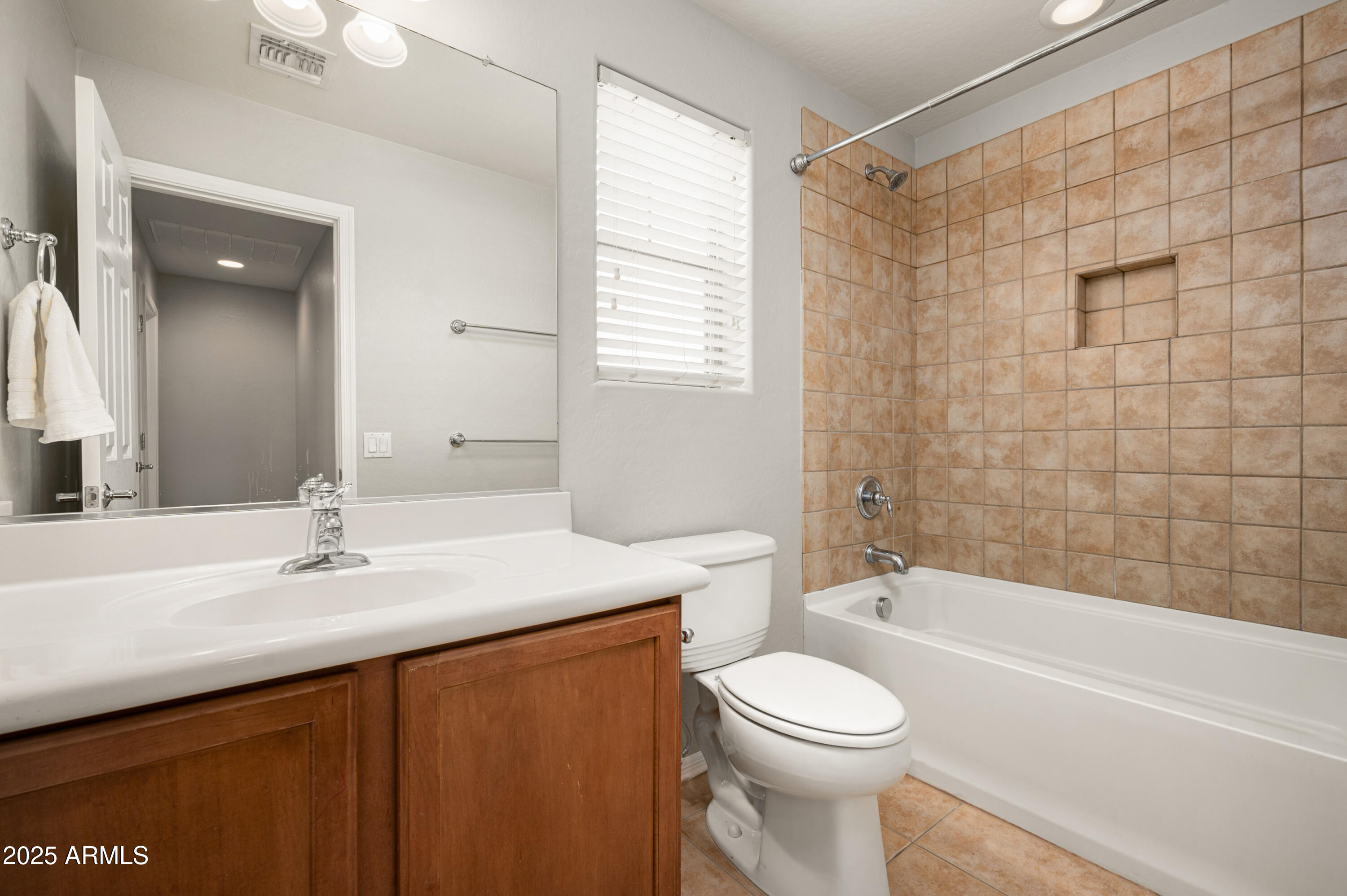 3983 E MELINDA Drive