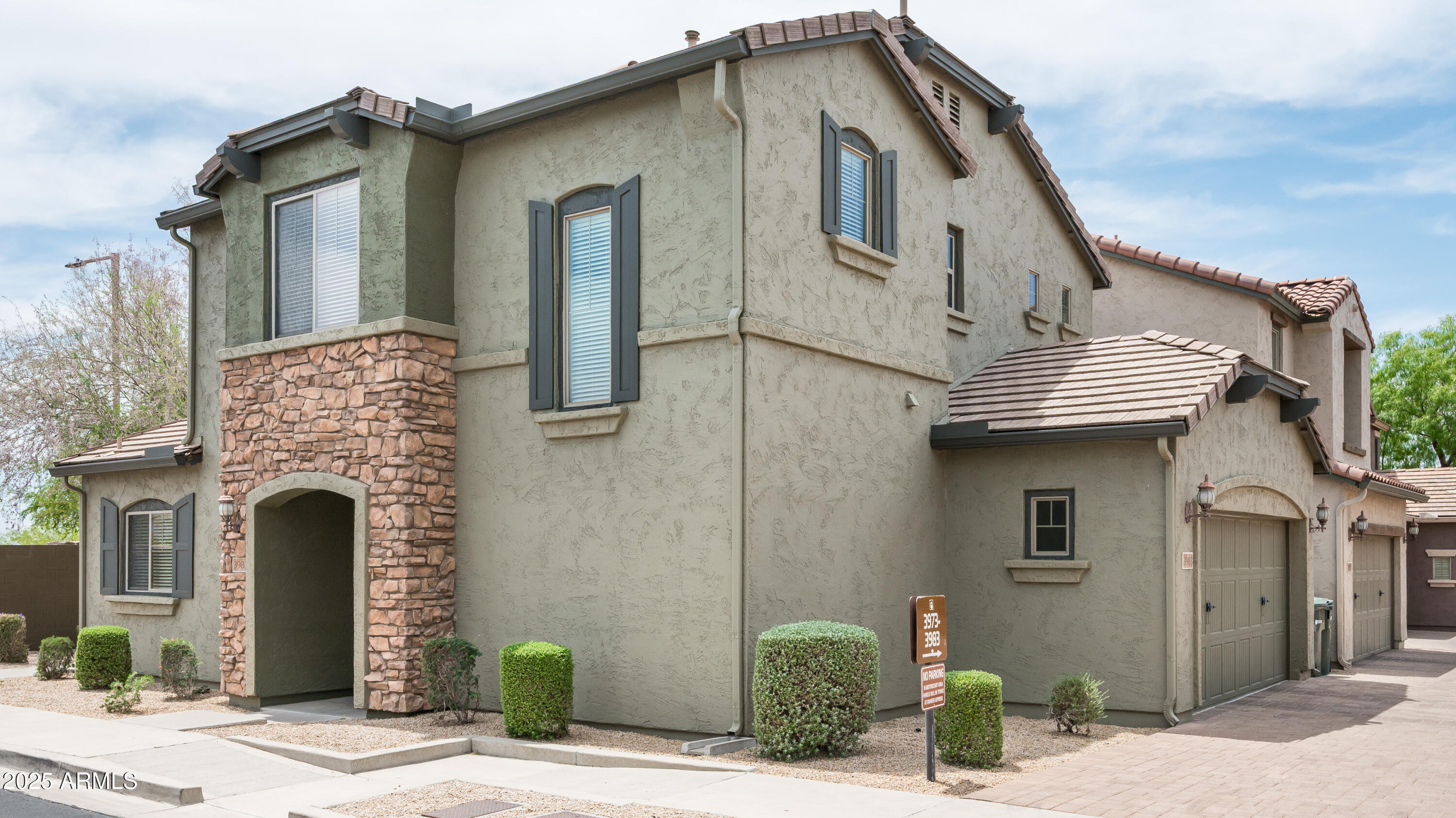 3983 E MELINDA Drive