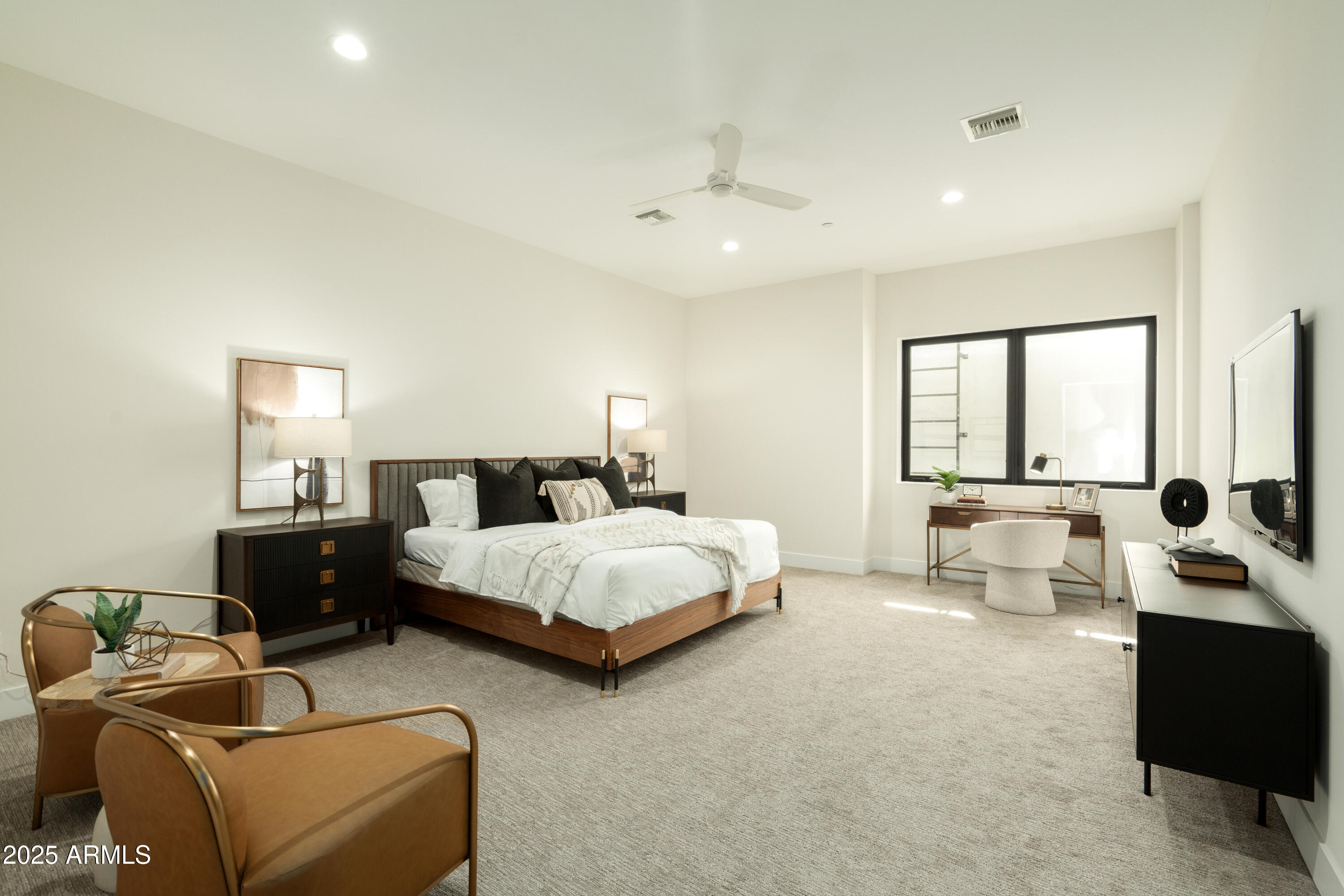 2315 E MINE CREEK Road