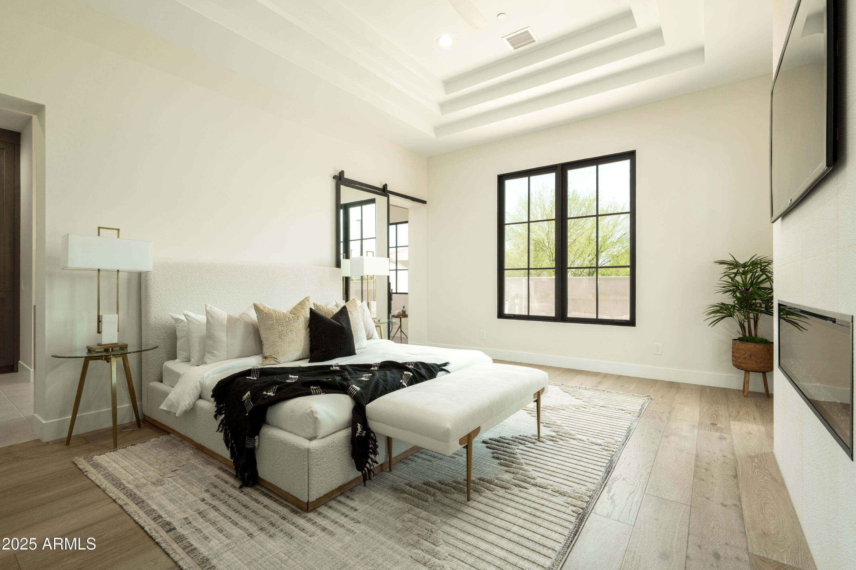 2315 E MINE CREEK Road