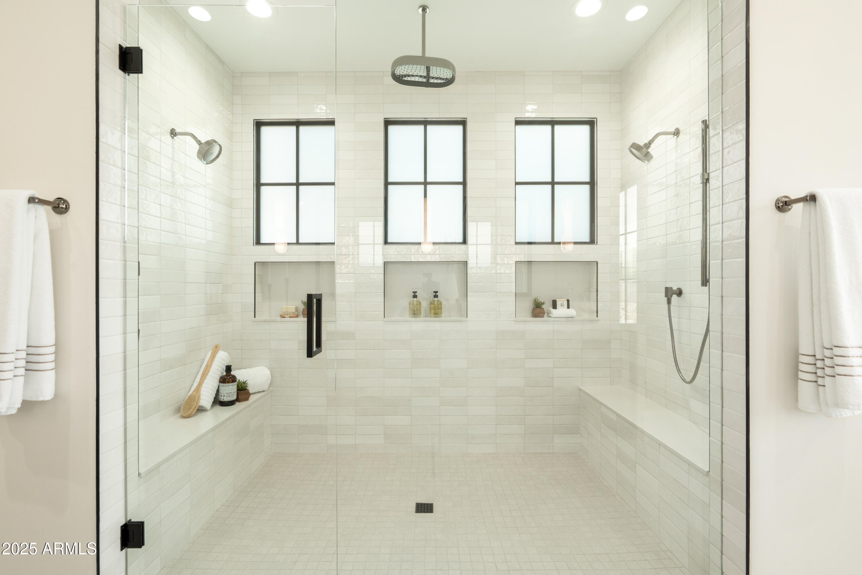 2315 E MINE CREEK Road