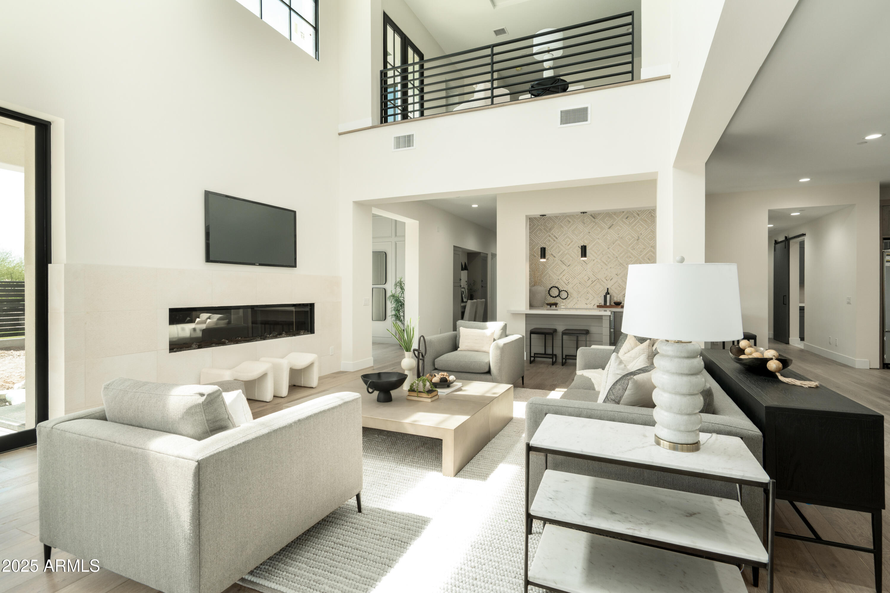 2315 E MINE CREEK Road