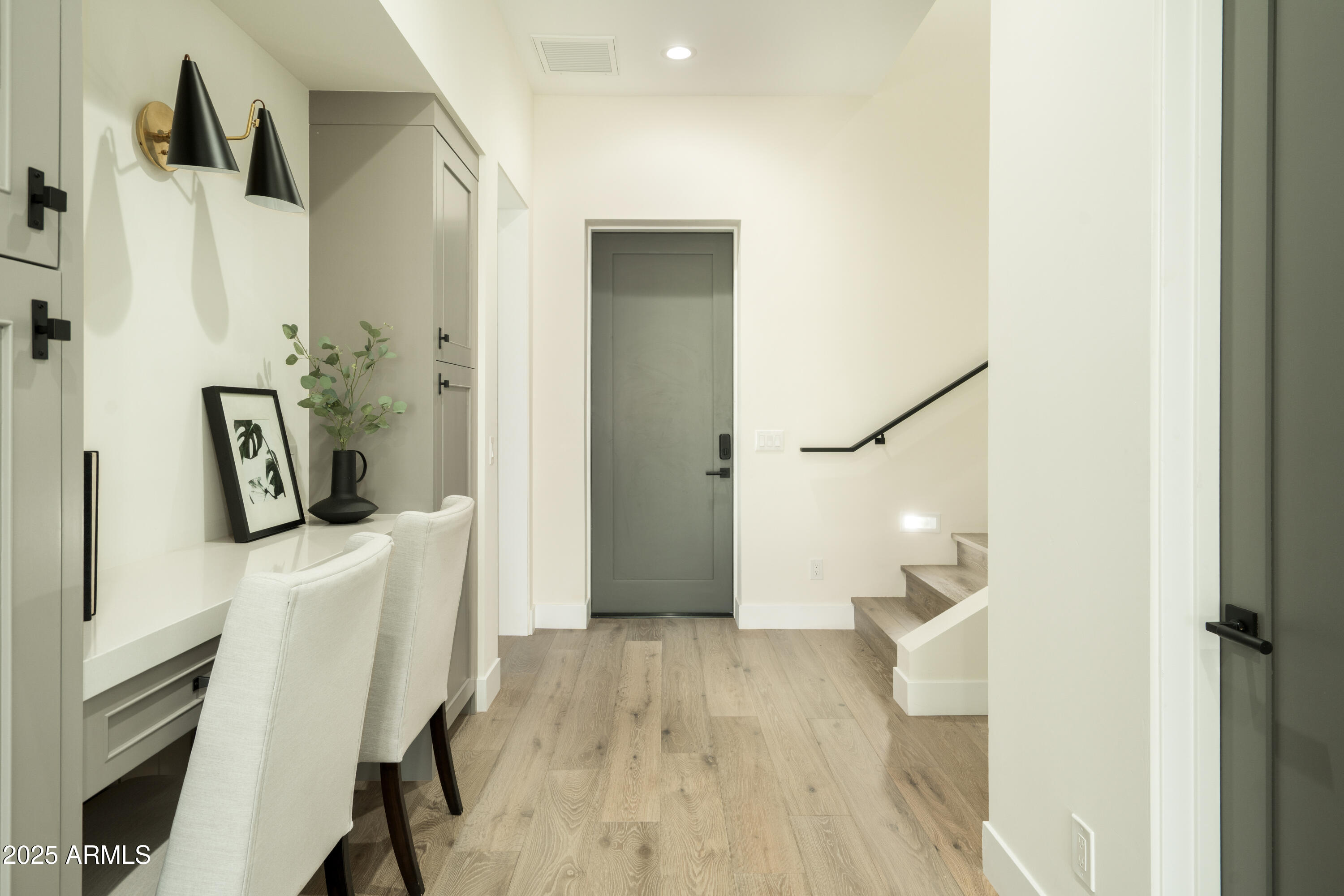 2315 E MINE CREEK Road