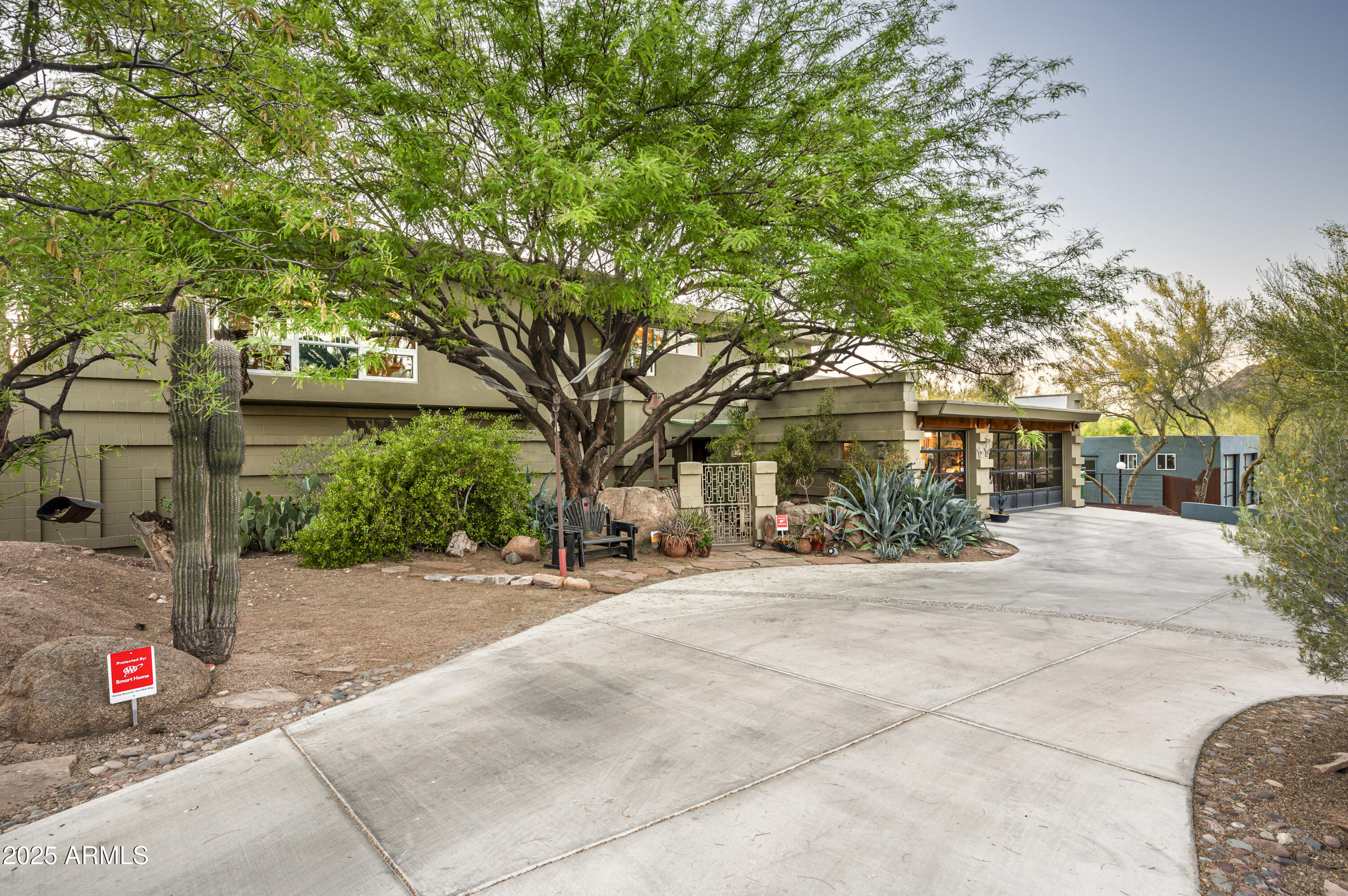 6306 N CAMELBACK MANOR Drive