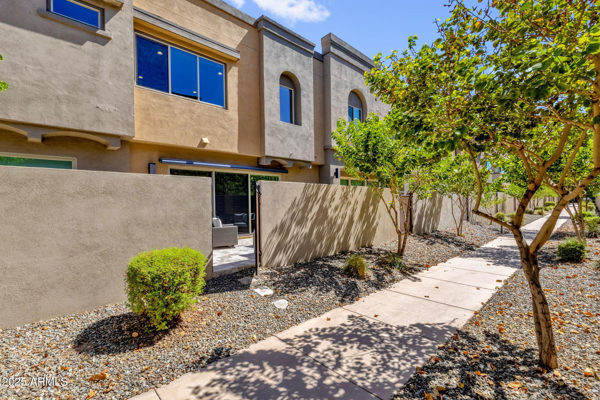 7449 E VIA DE LUNA Drive