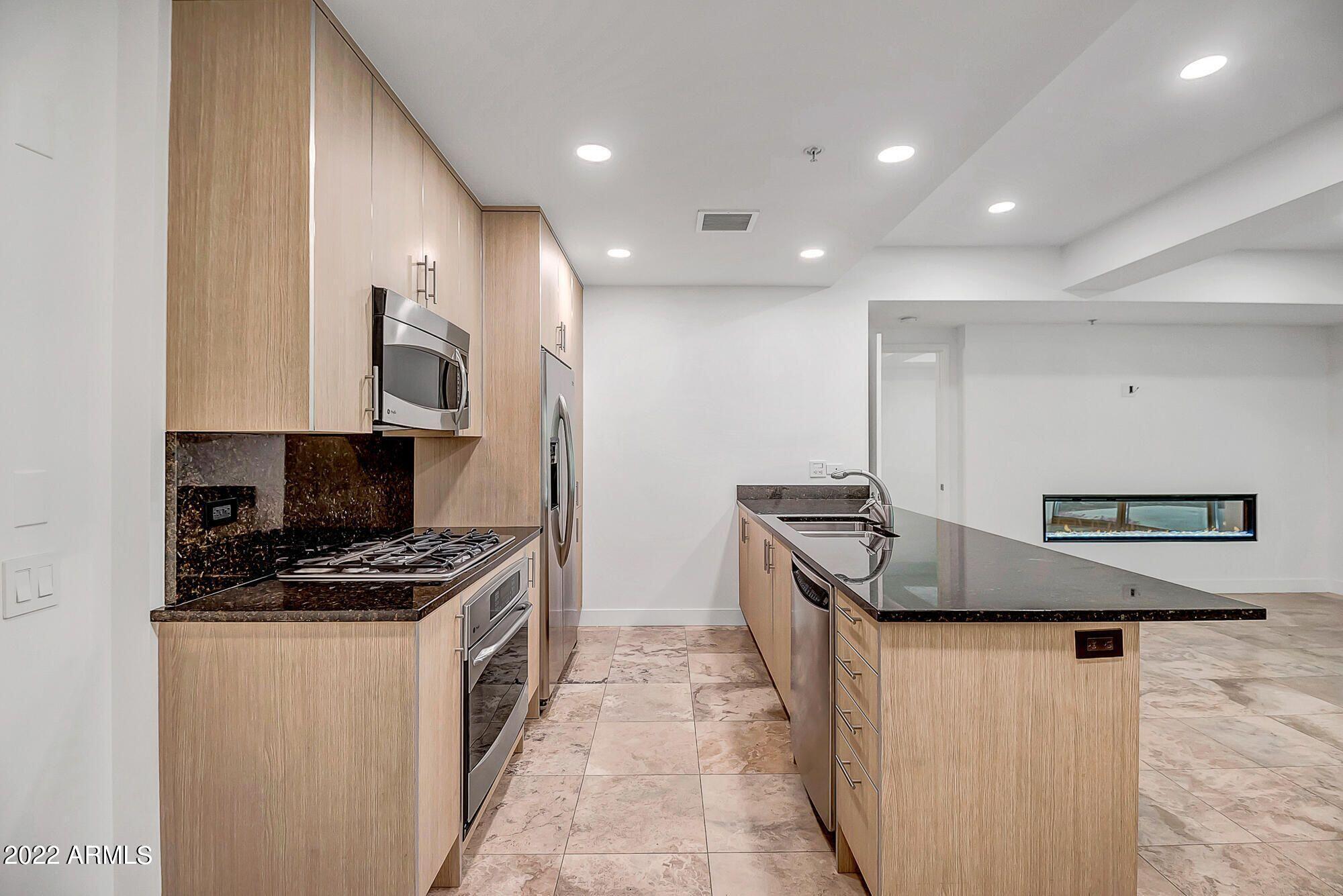 7121 E RANCHO VISTA Drive 1004