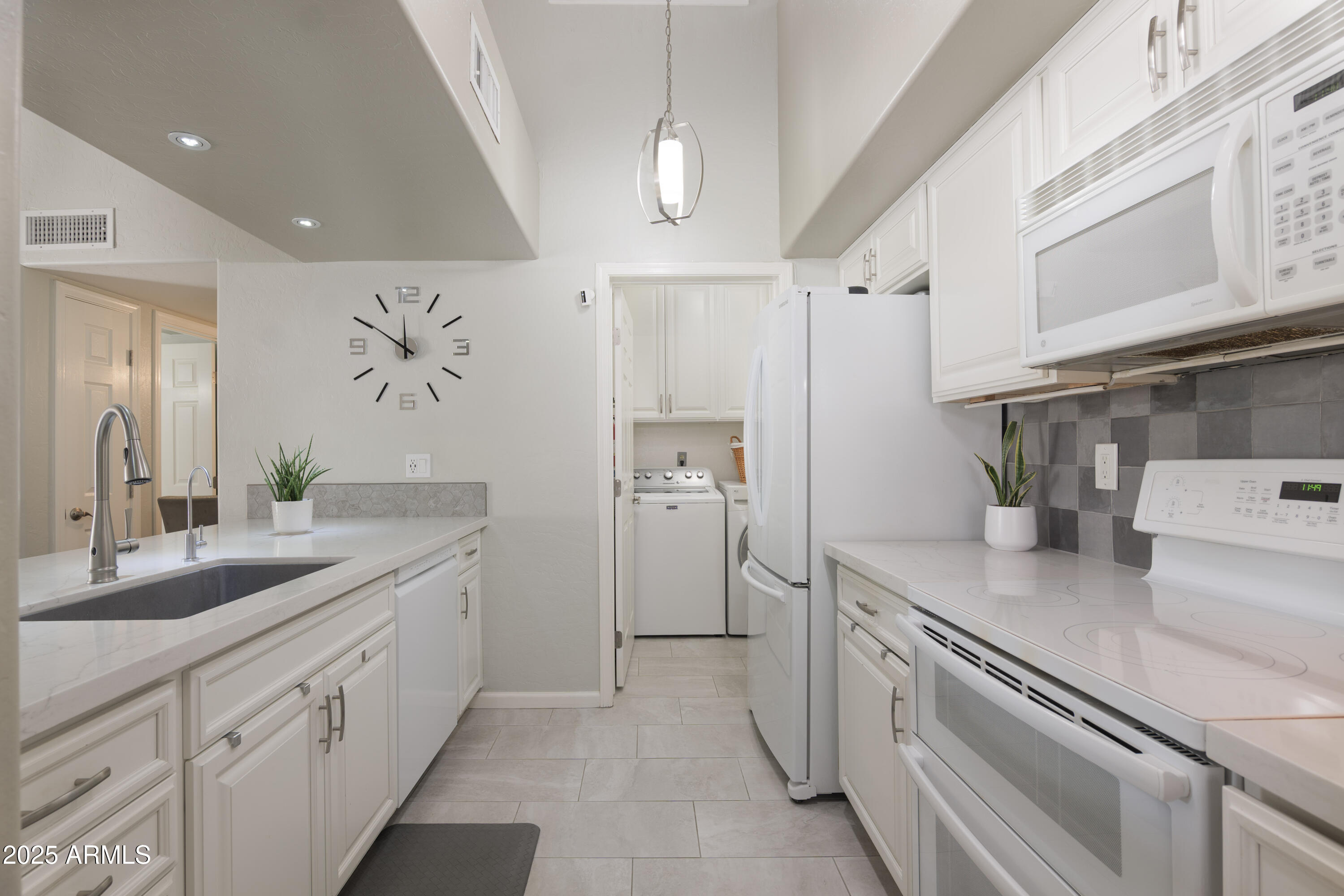 2100 W LEMON TREE Place 78