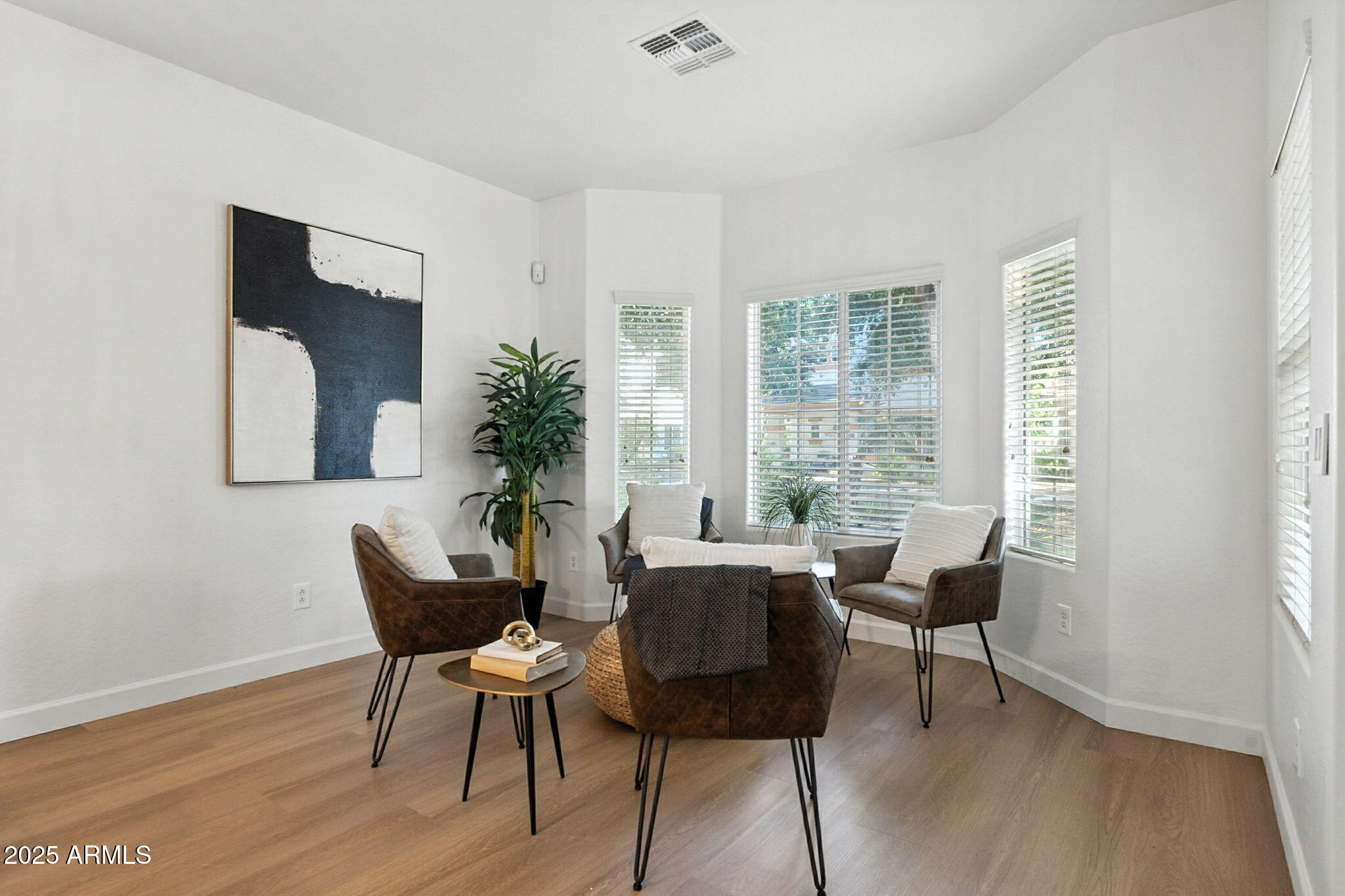 3065 E TAMARISK Street