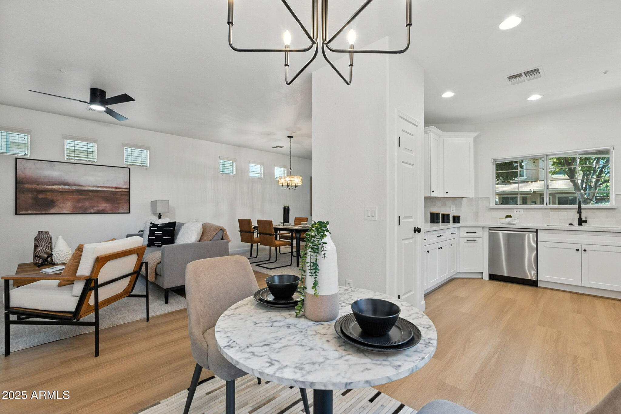 3065 E TAMARISK Street