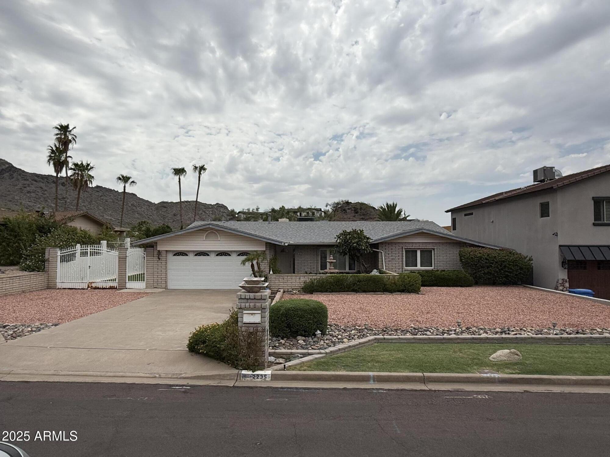 2235 E BELMONT Avenue