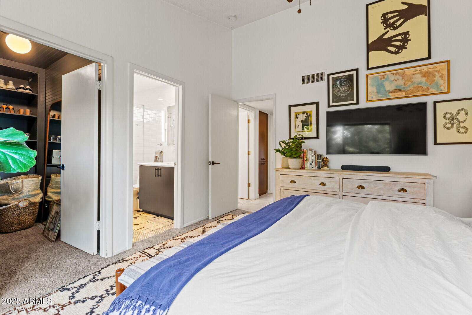 948 E DRIFTWOOD Drive