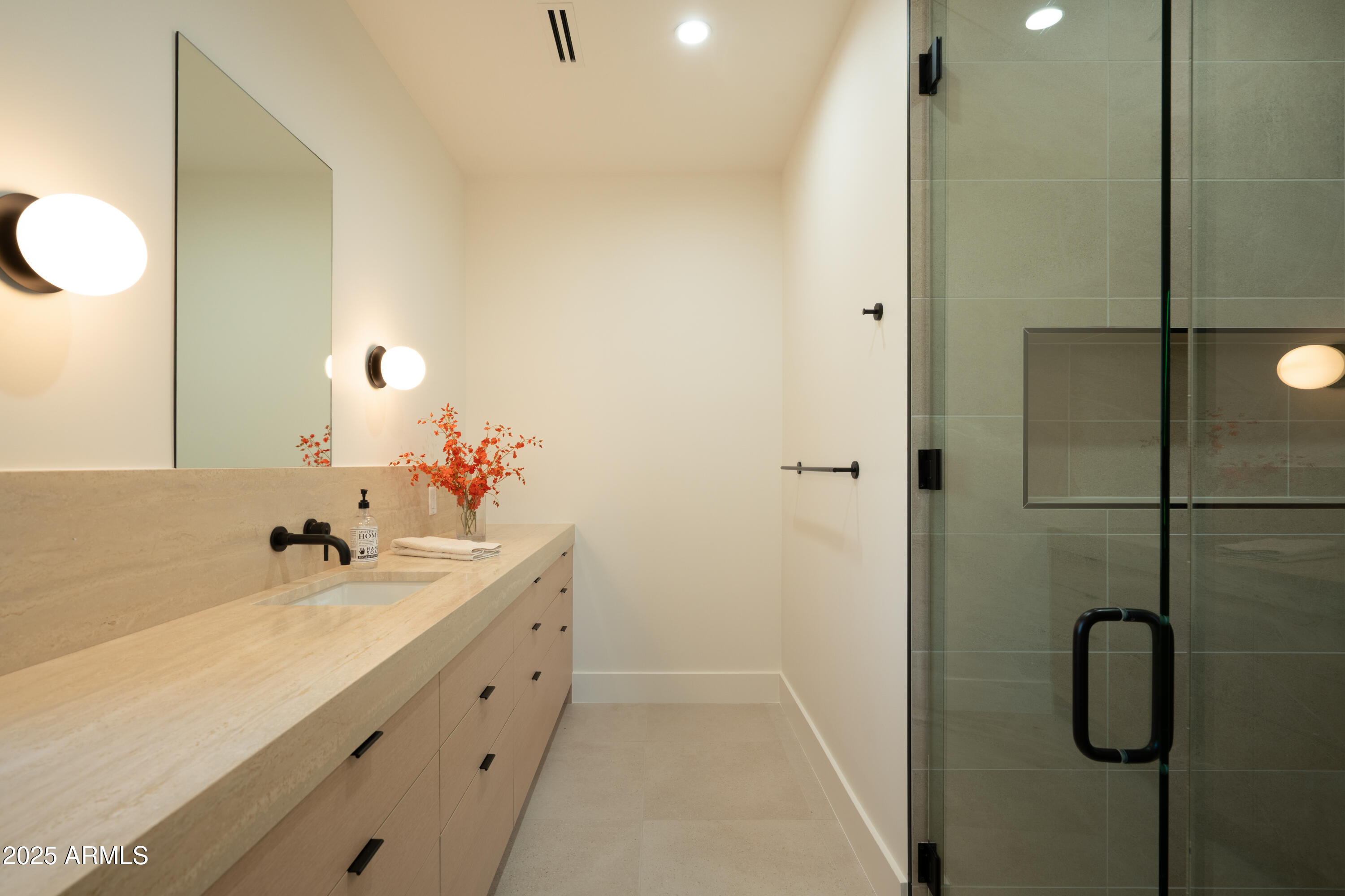 6215 N CASA BLANCA Drive