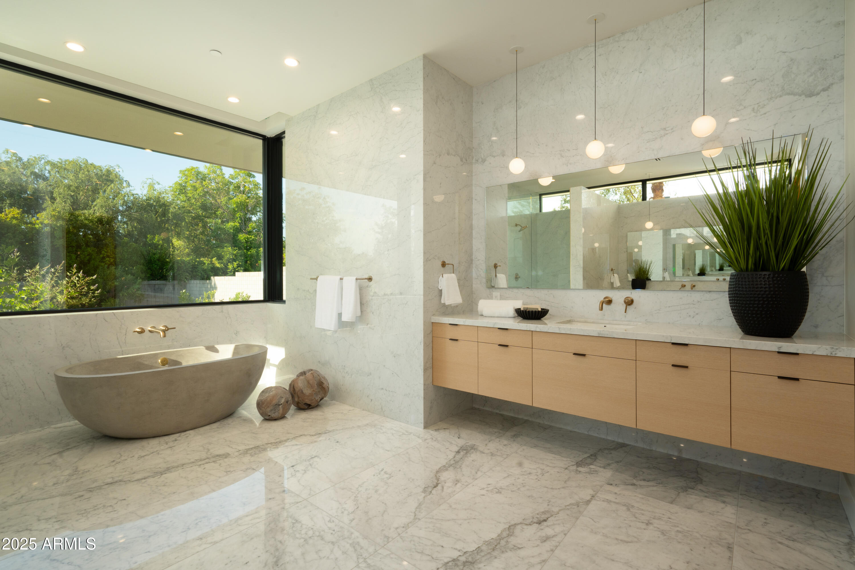 6215 N CASA BLANCA Drive