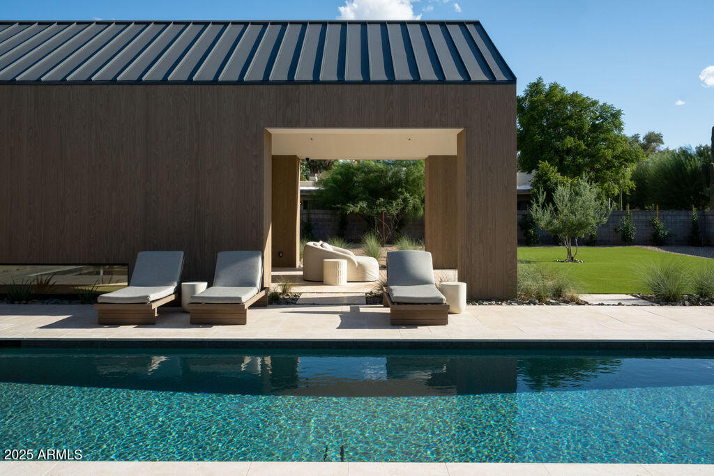 6209 N CASA BLANCA Drive