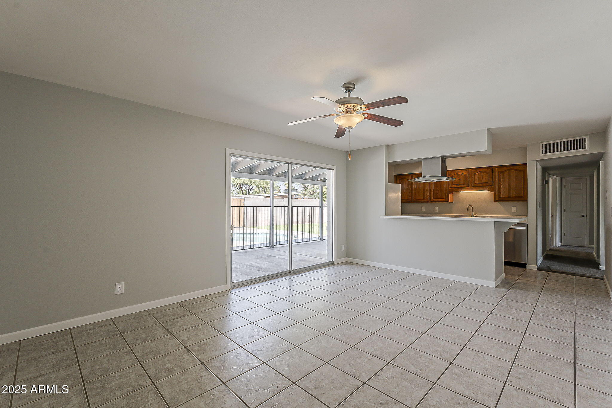 2310 E MARMORA Street