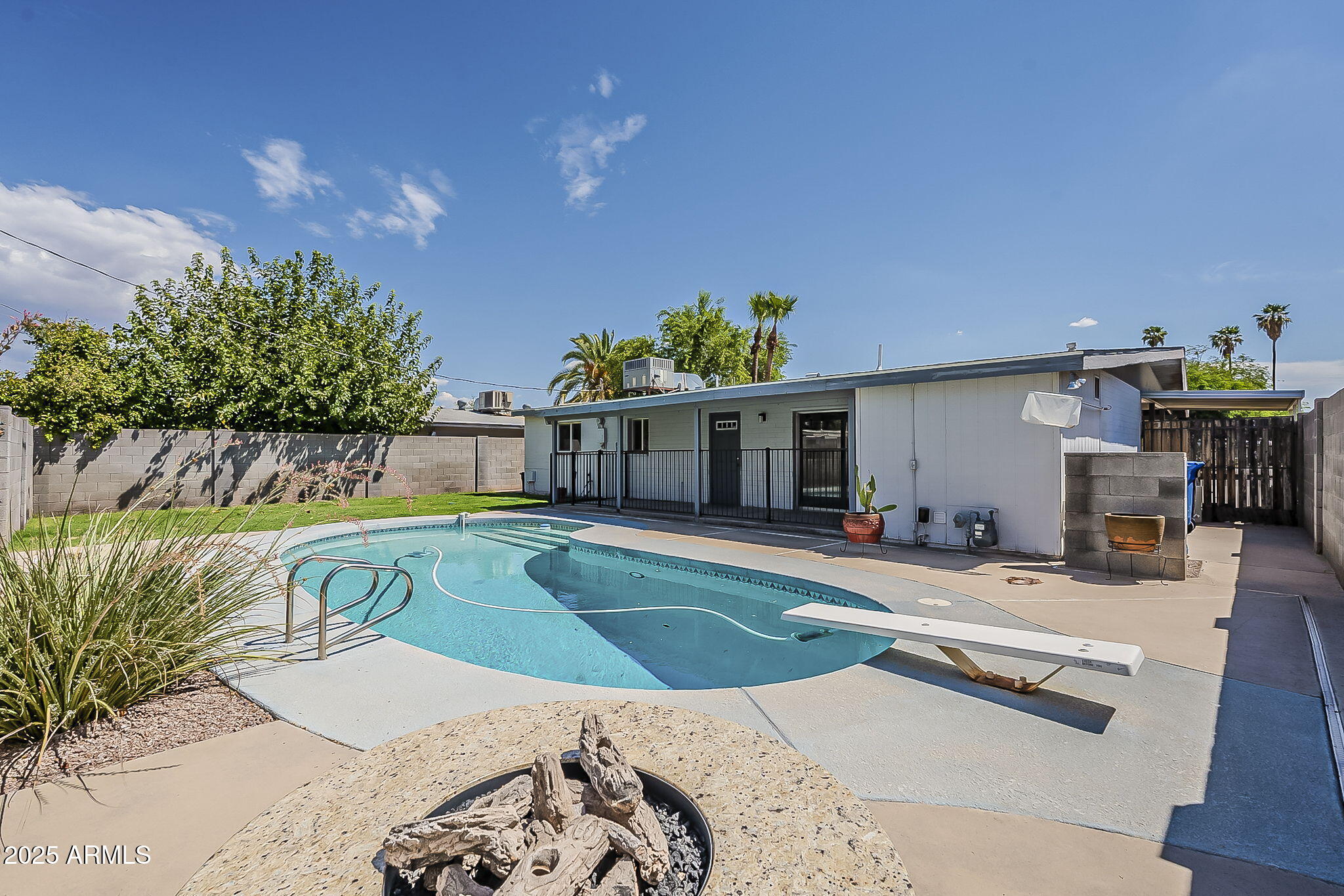 2310 E MARMORA Street