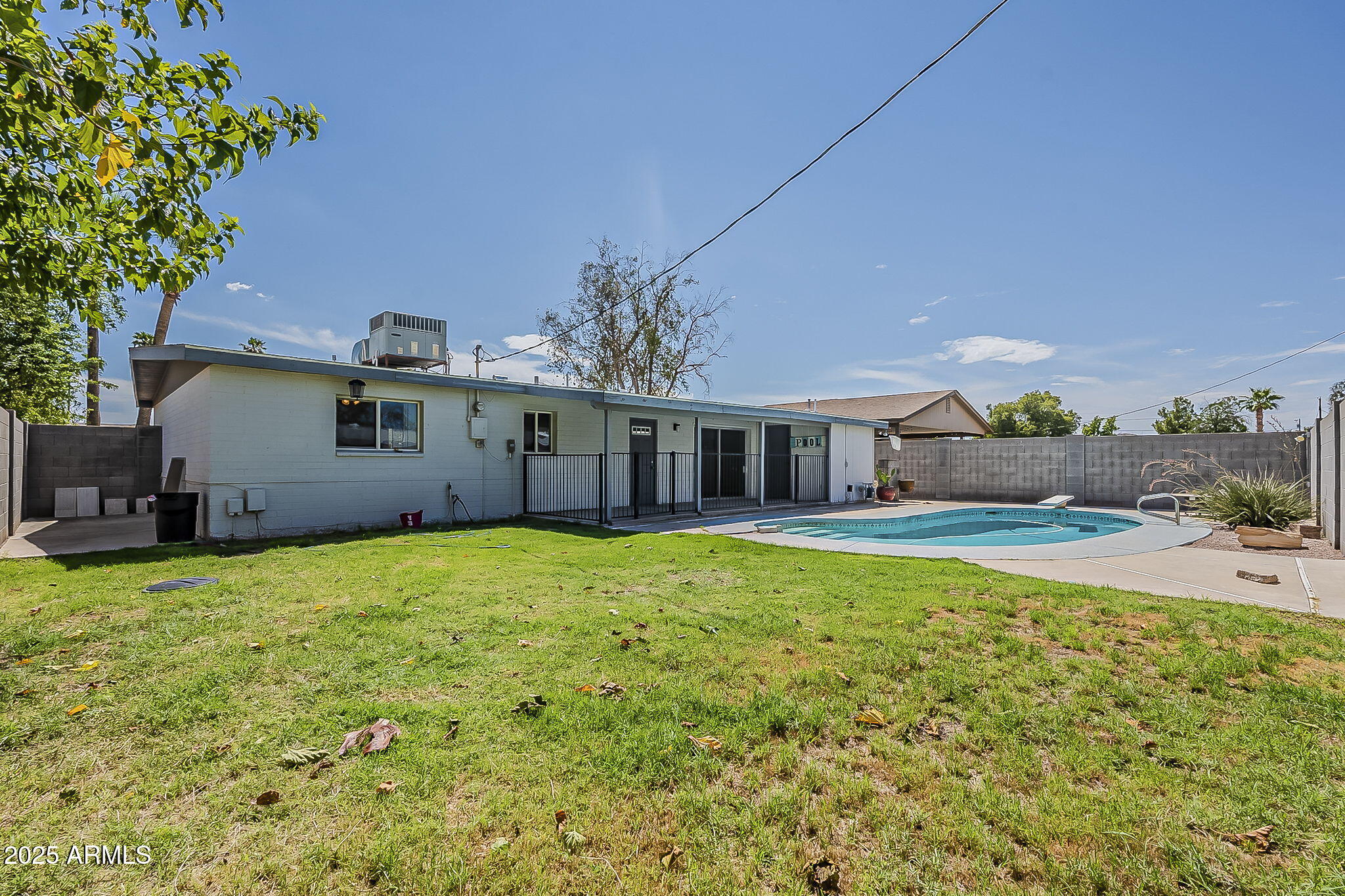 2310 E MARMORA Street