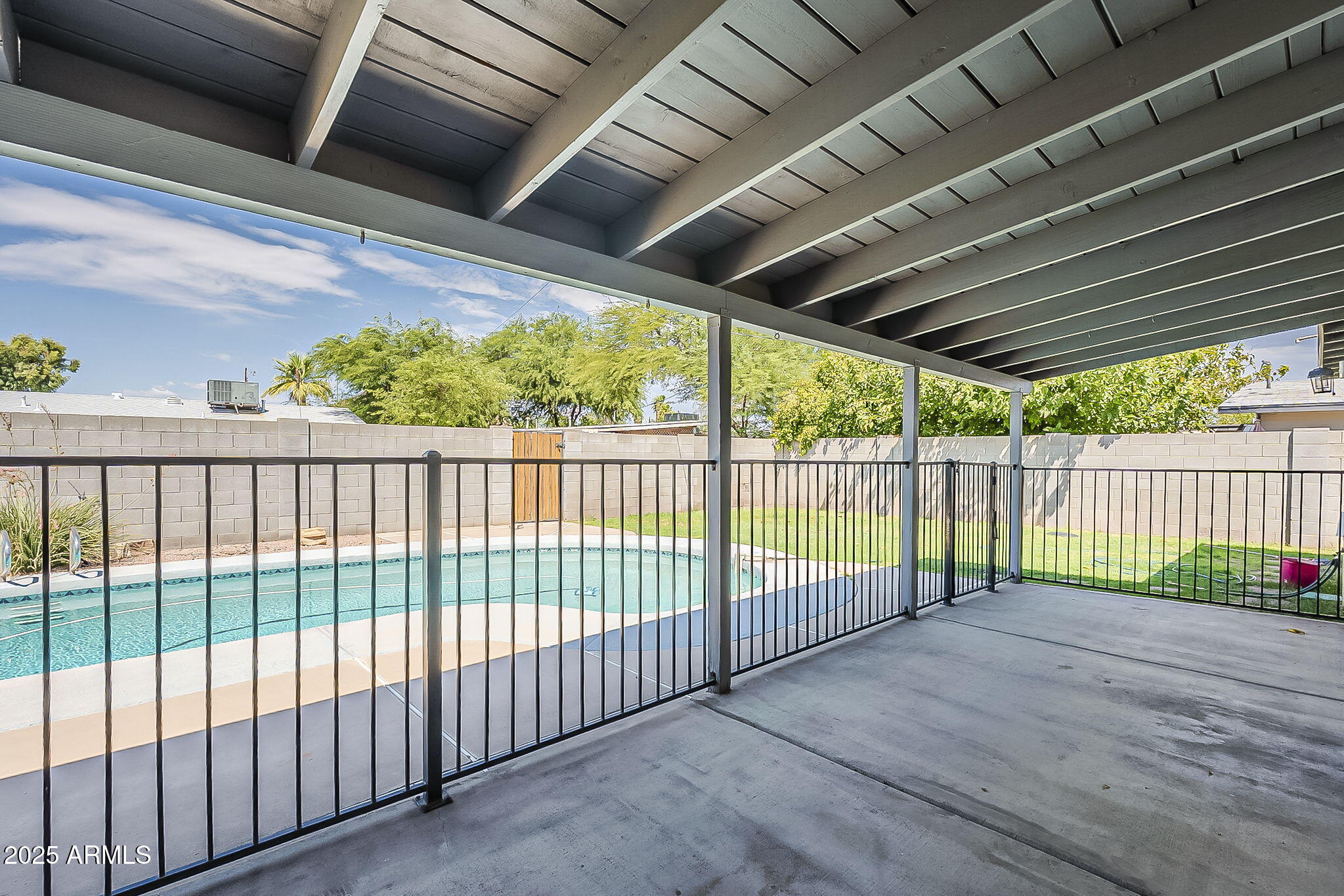 2310 E MARMORA Street