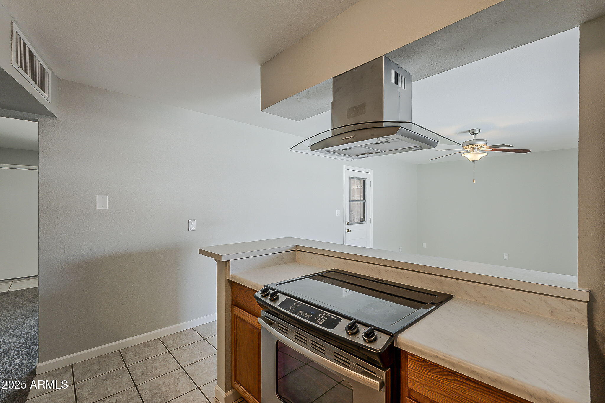 2310 E MARMORA Street