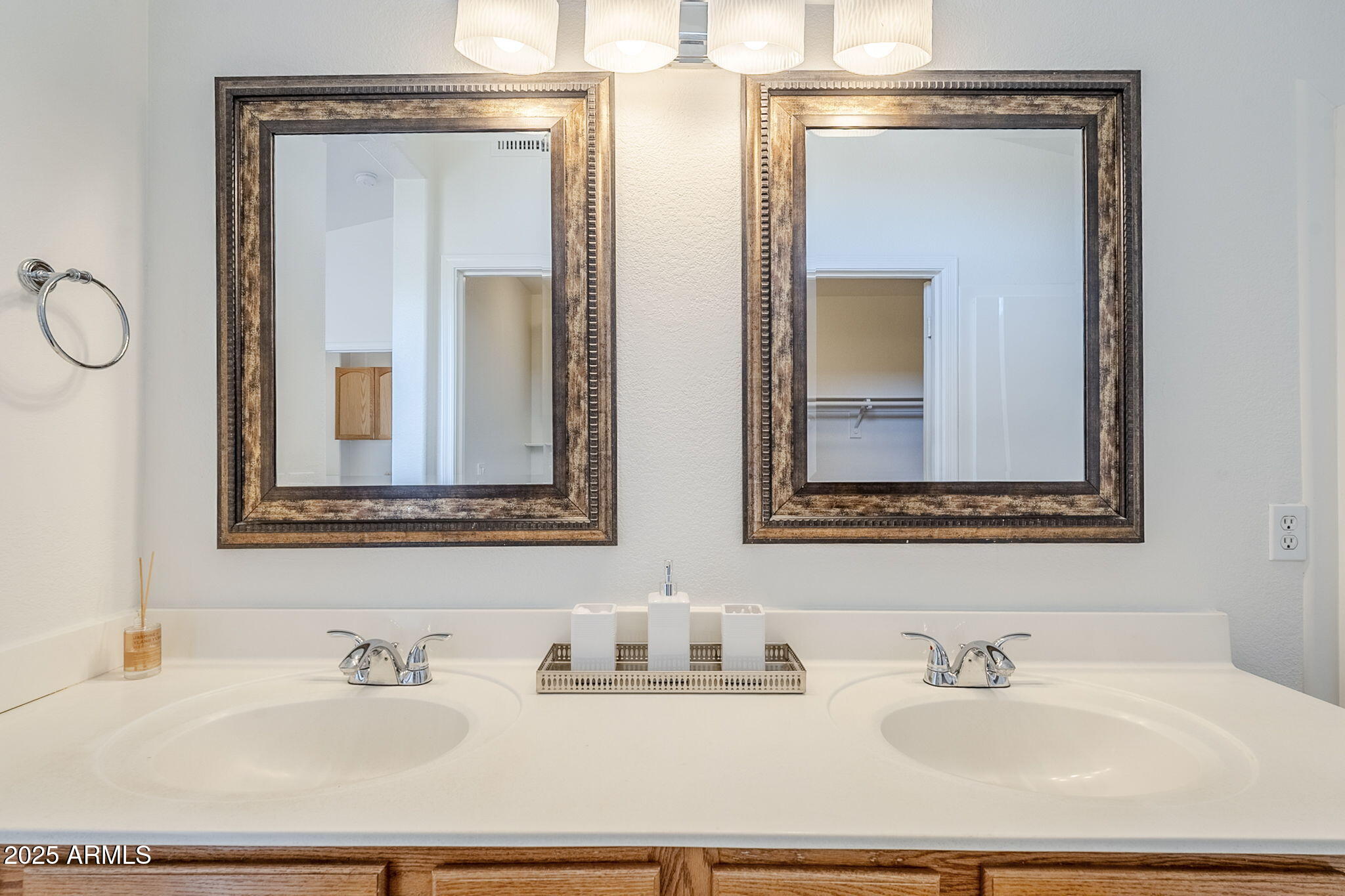 1425 S LINDSAY Road 36