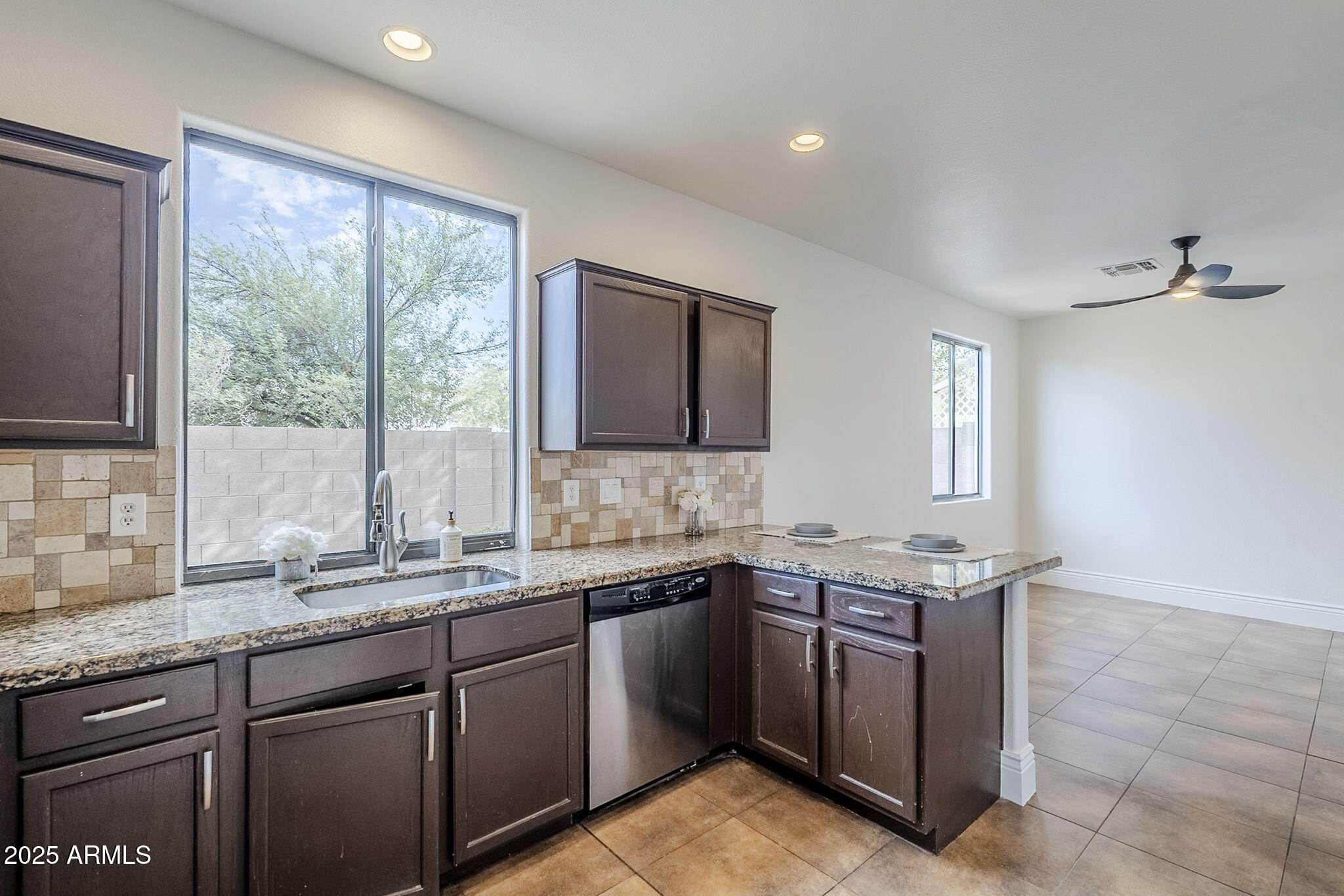 1425 S LINDSAY Road 36