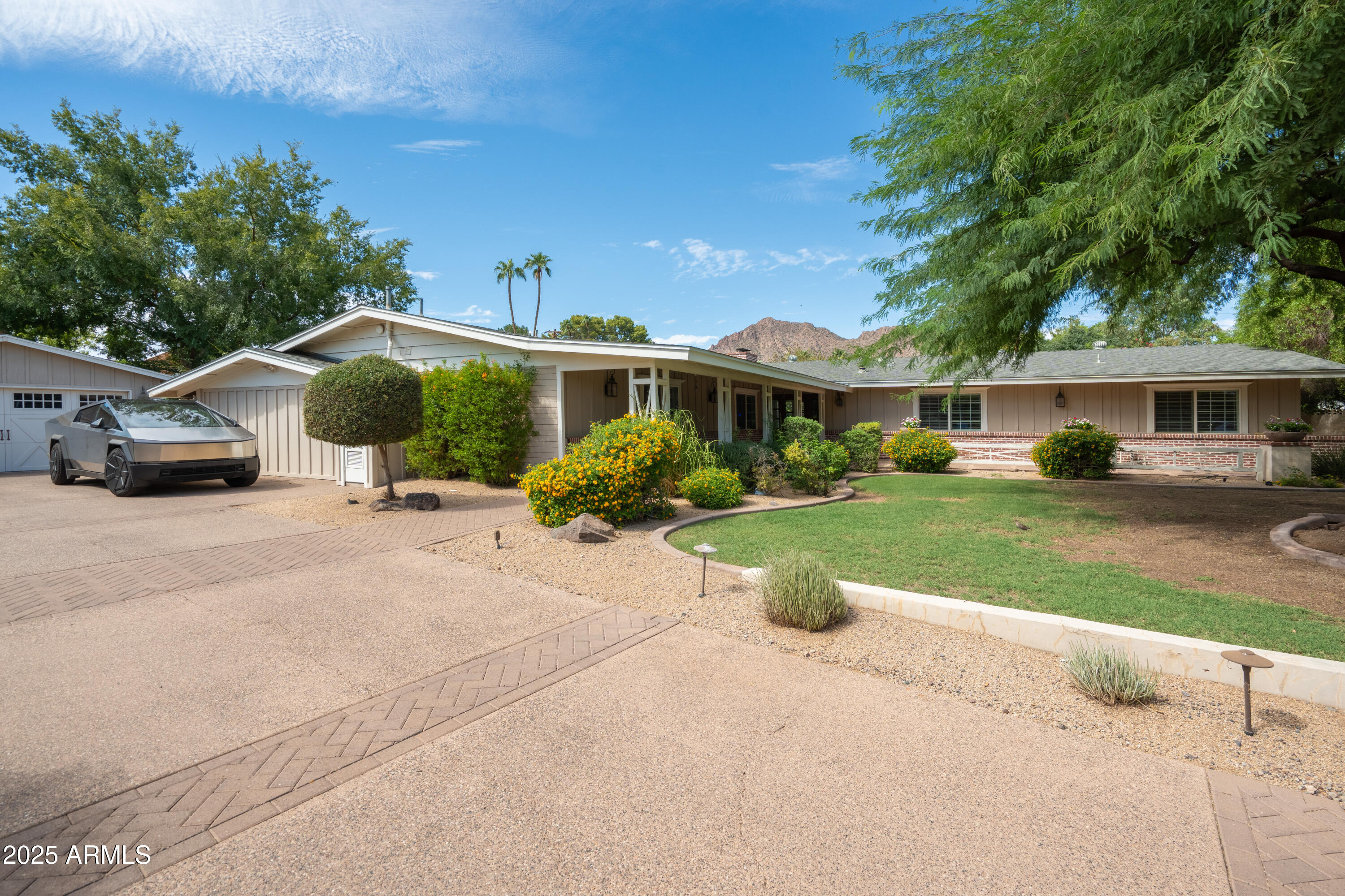 6002 E CALLE ROSA, 77
