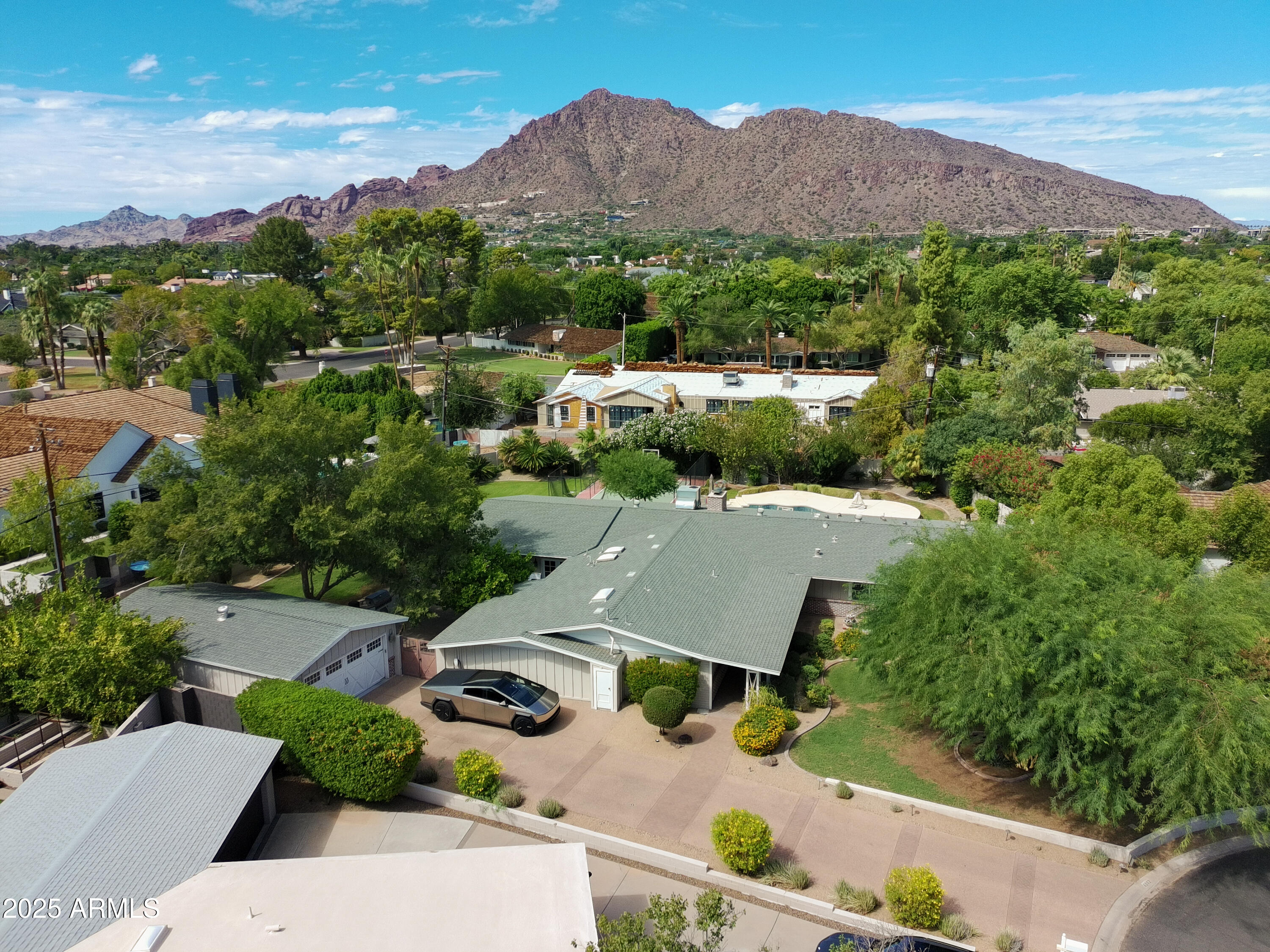 6002 E CALLE ROSA, 77