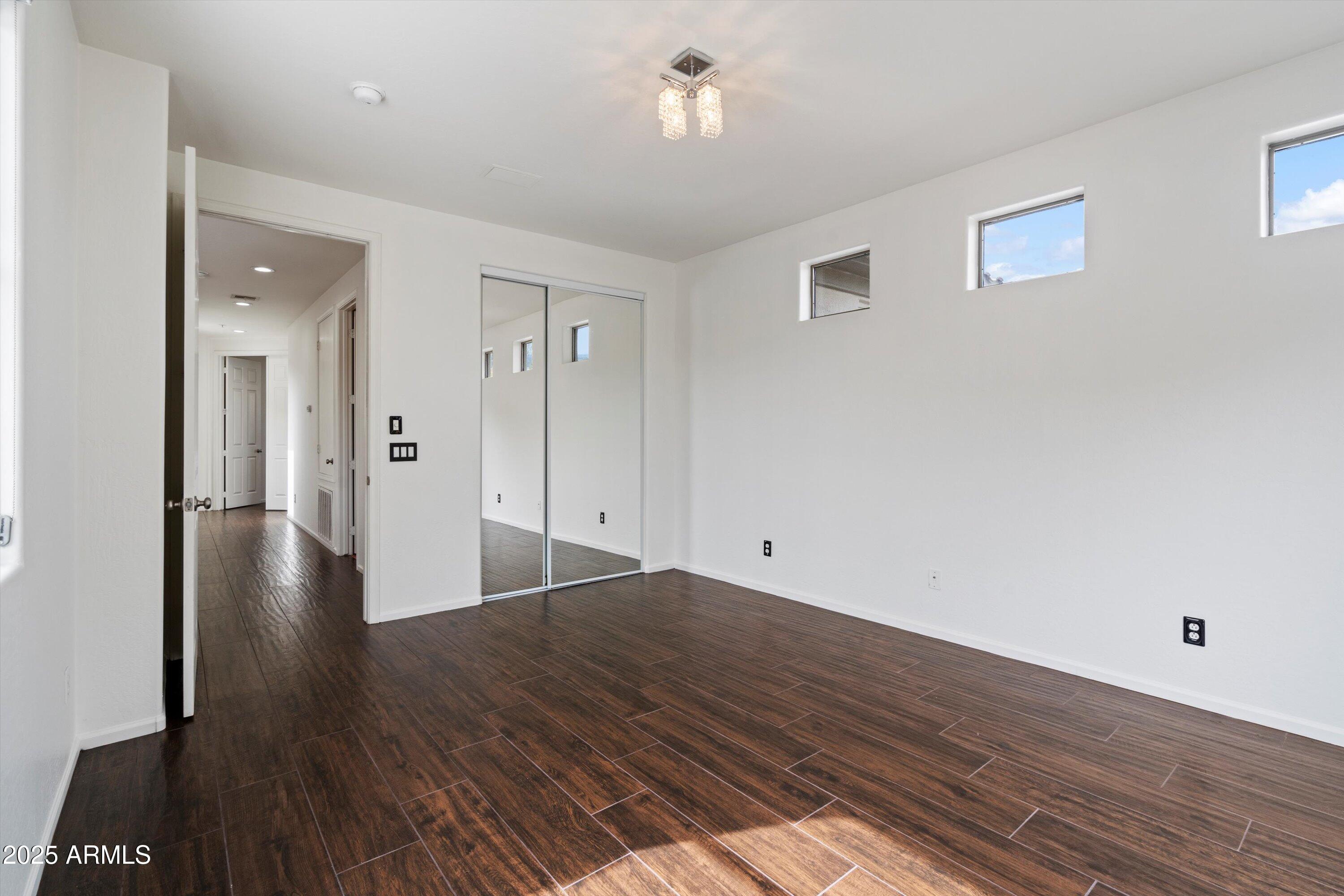 20802 N GRAYHAWK Drive 1123