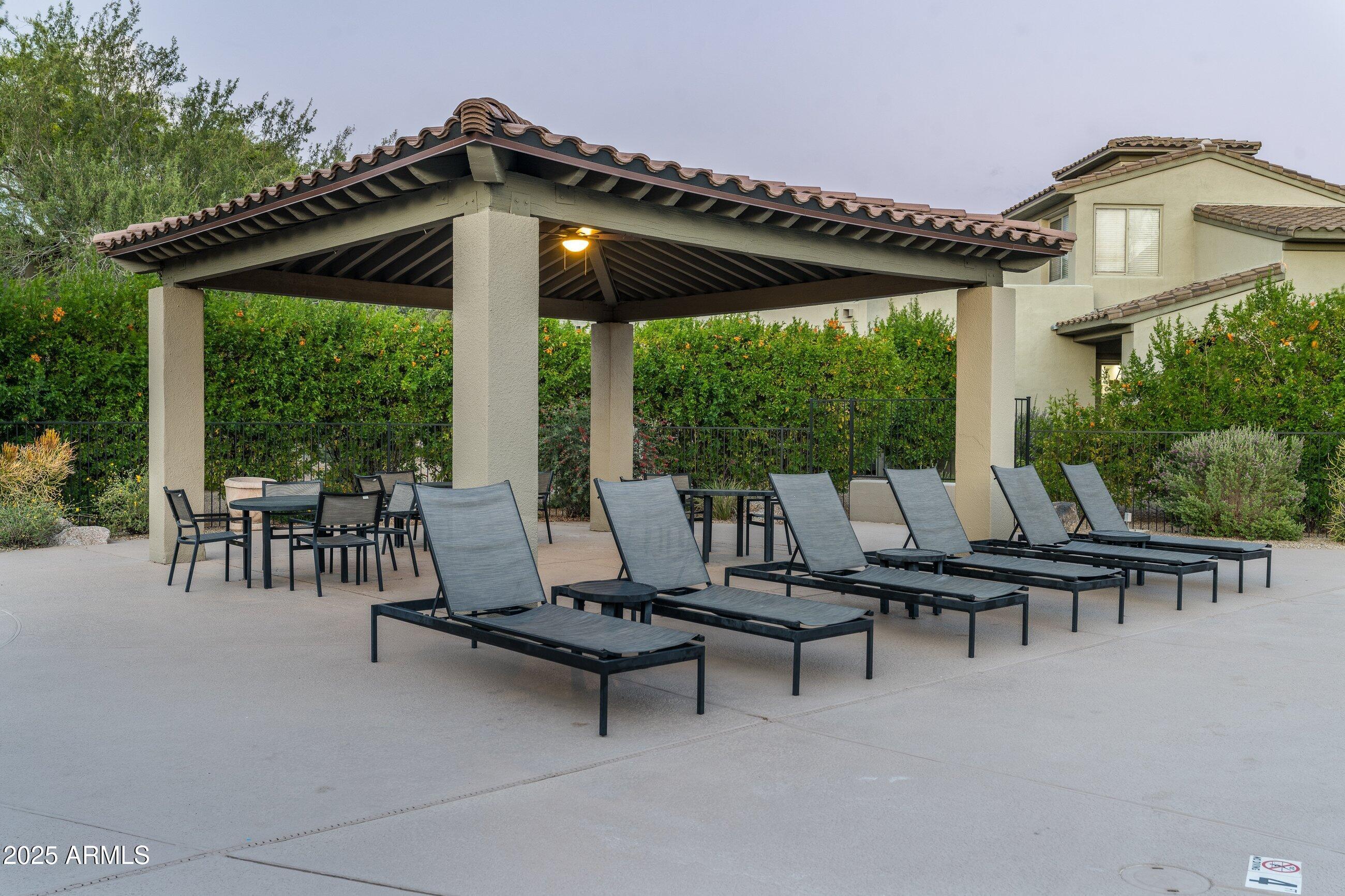 20802 N GRAYHAWK Drive 1123