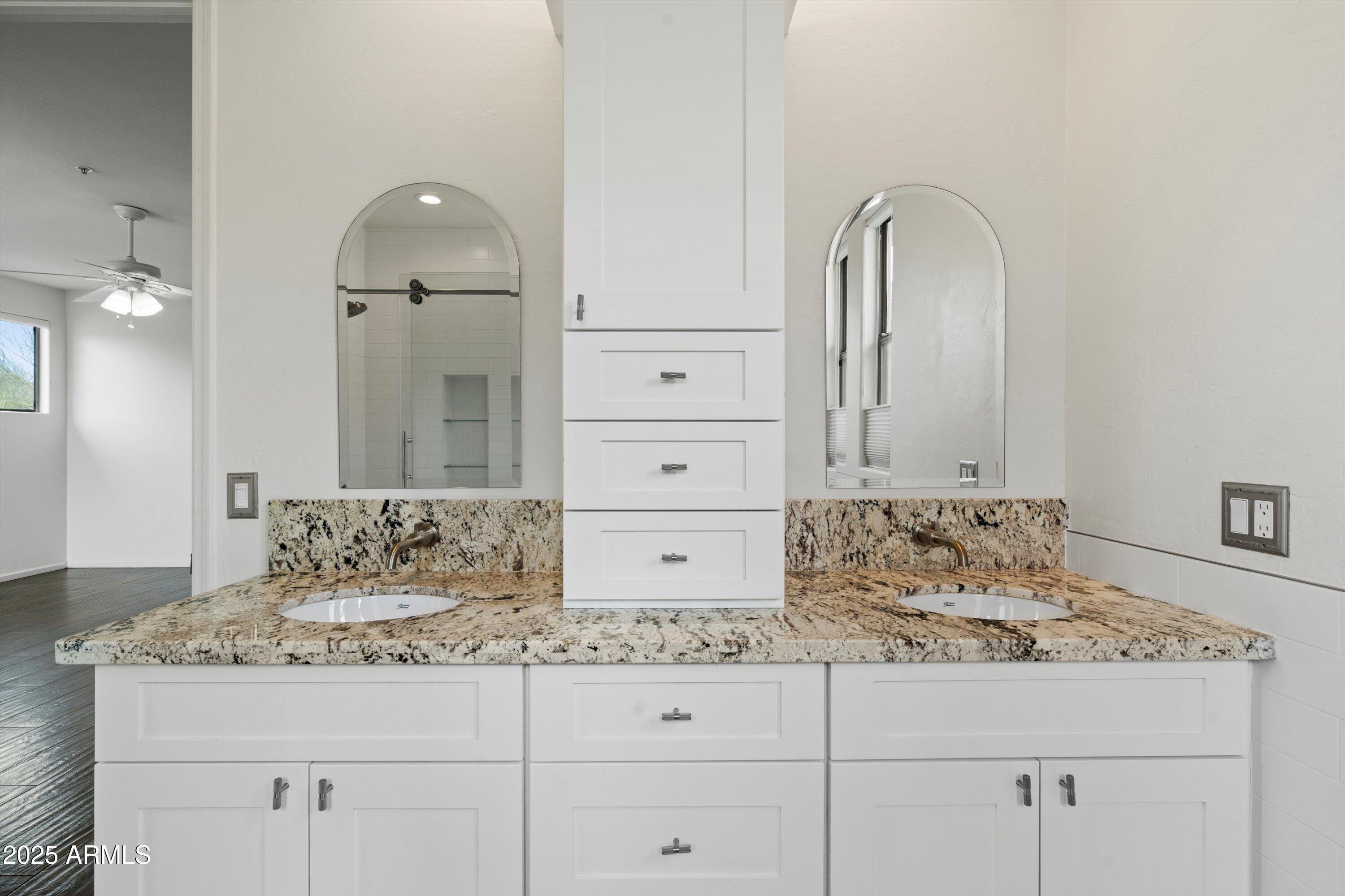 20802 N GRAYHAWK Drive 1123