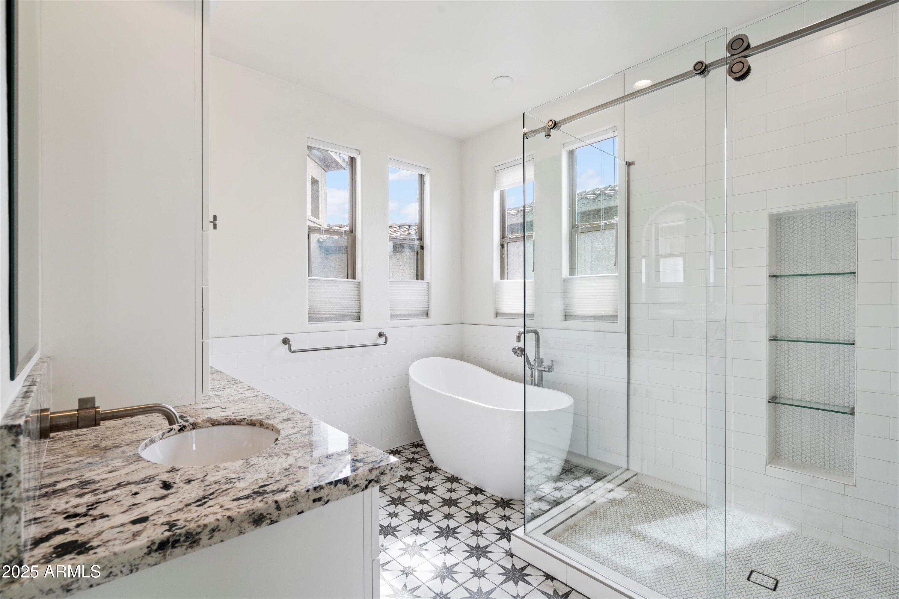 20802 N GRAYHAWK Drive 1123